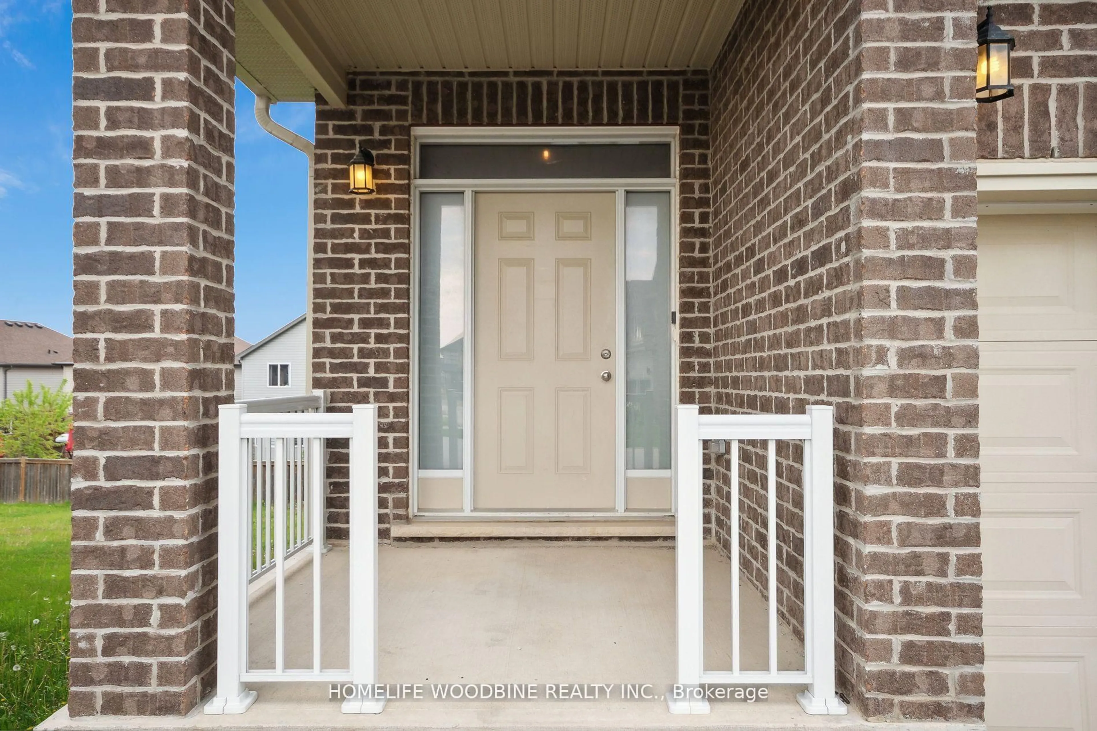 Indoor entryway for 2823 Asima Dr, London South Ontario N6M 0B4