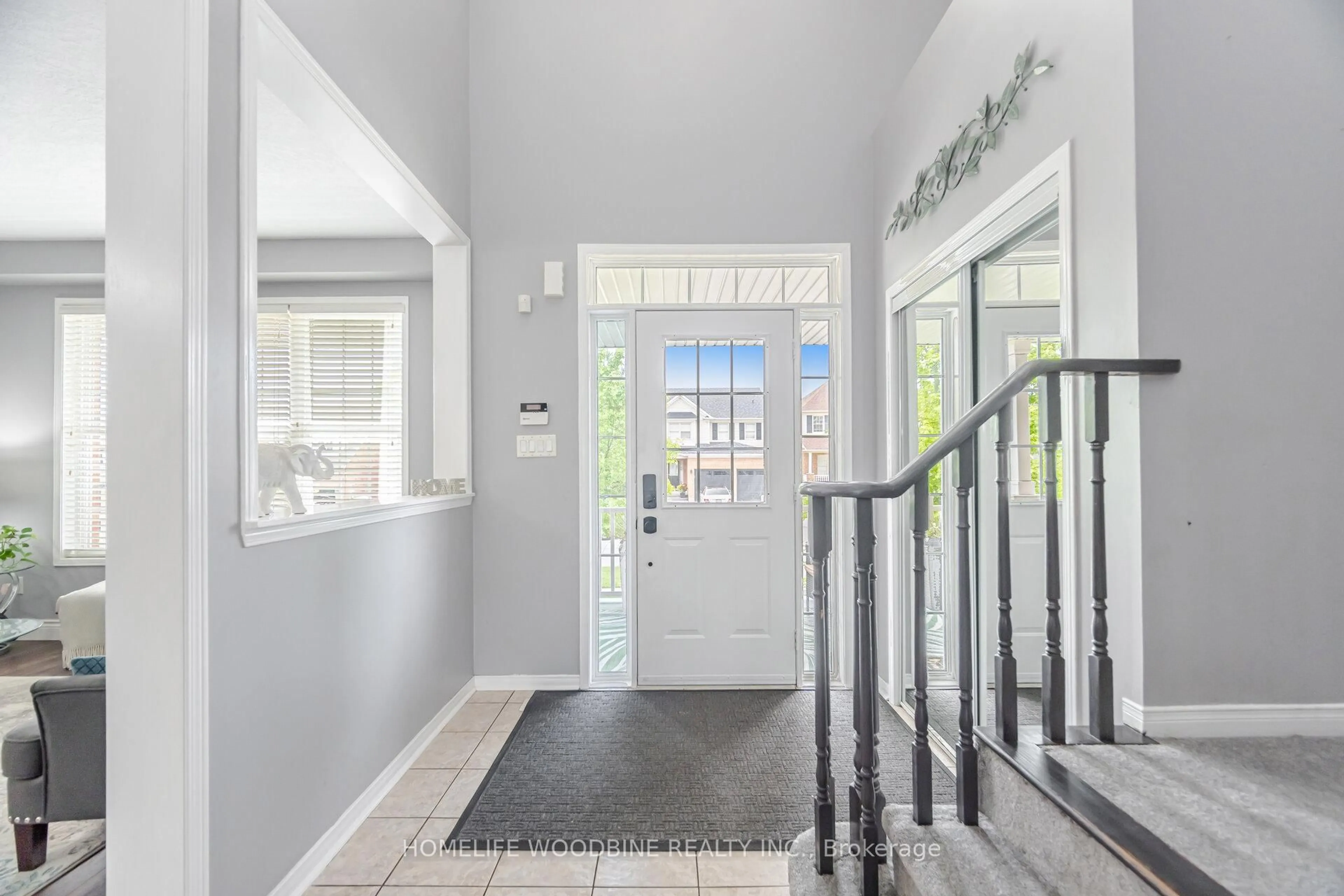 Indoor entryway for 80 Swift Cres, Cambridge Ontario N1P 1J9