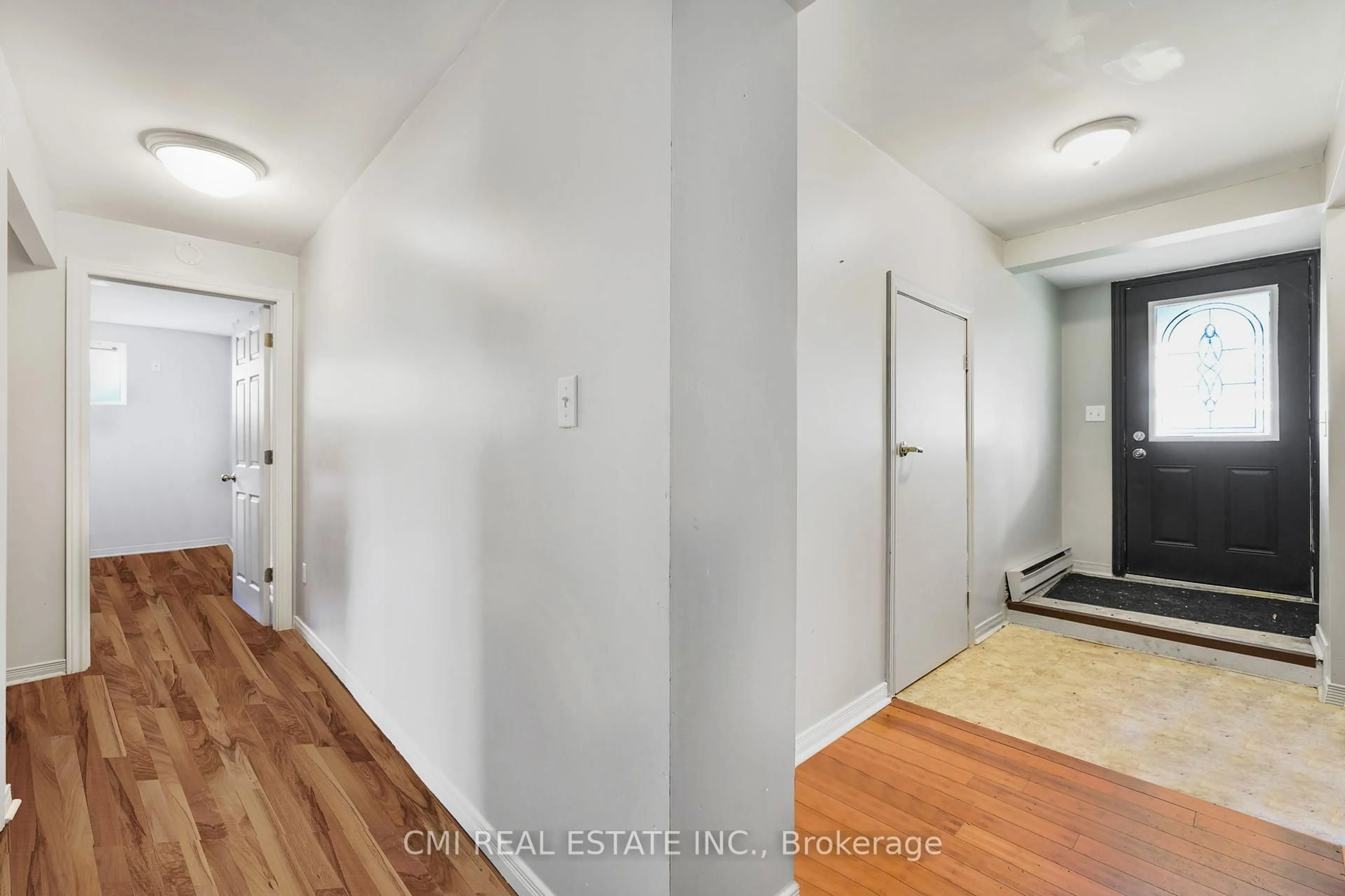 Indoor entryway for 678 HWY 124, McKellar Ontario P2A 1K2