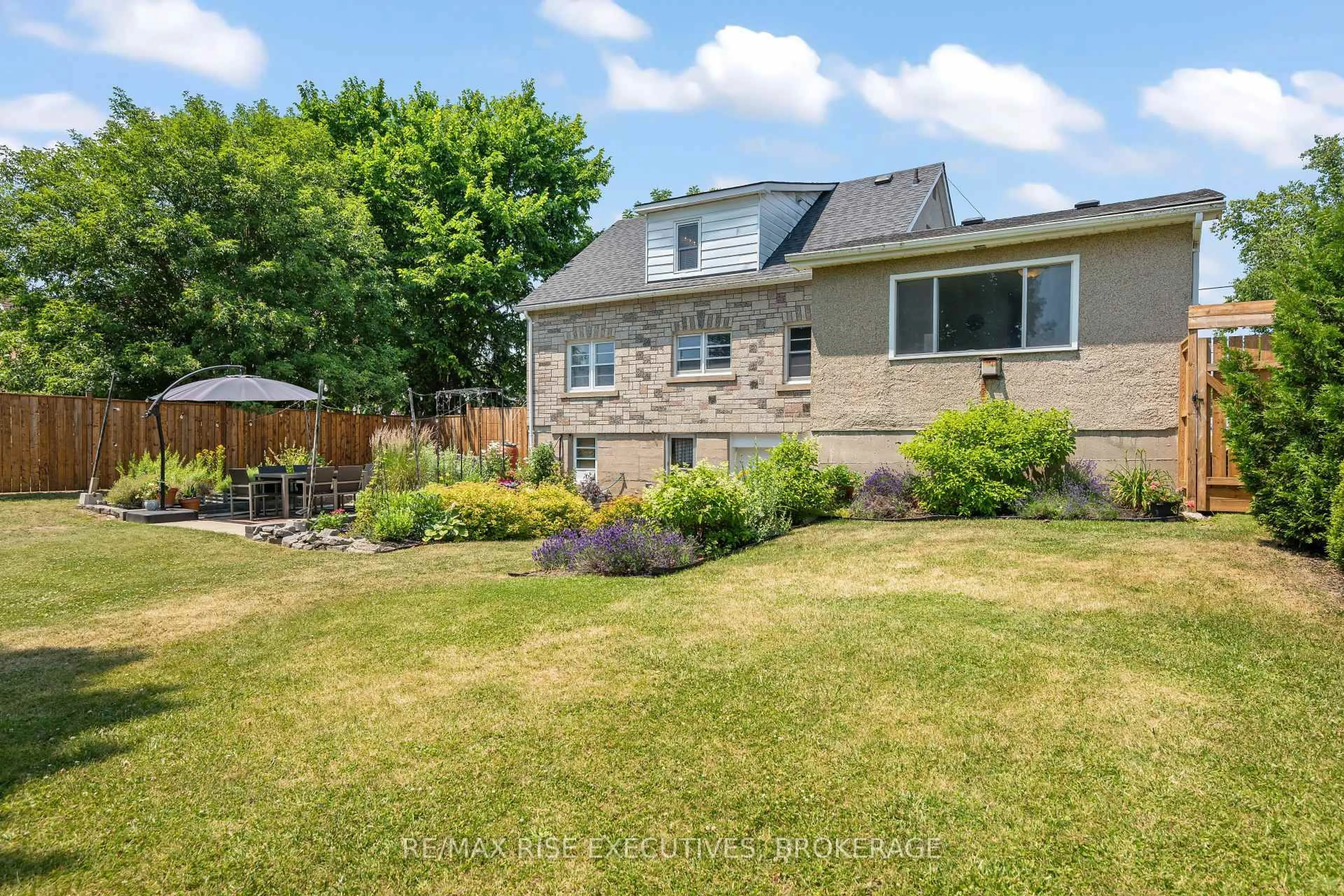 A pic from outside/outdoor area/front of a property/back of a property/a pic from drone, street for 320 Dundas St, Greater Napanee Ontario K7R 2B4