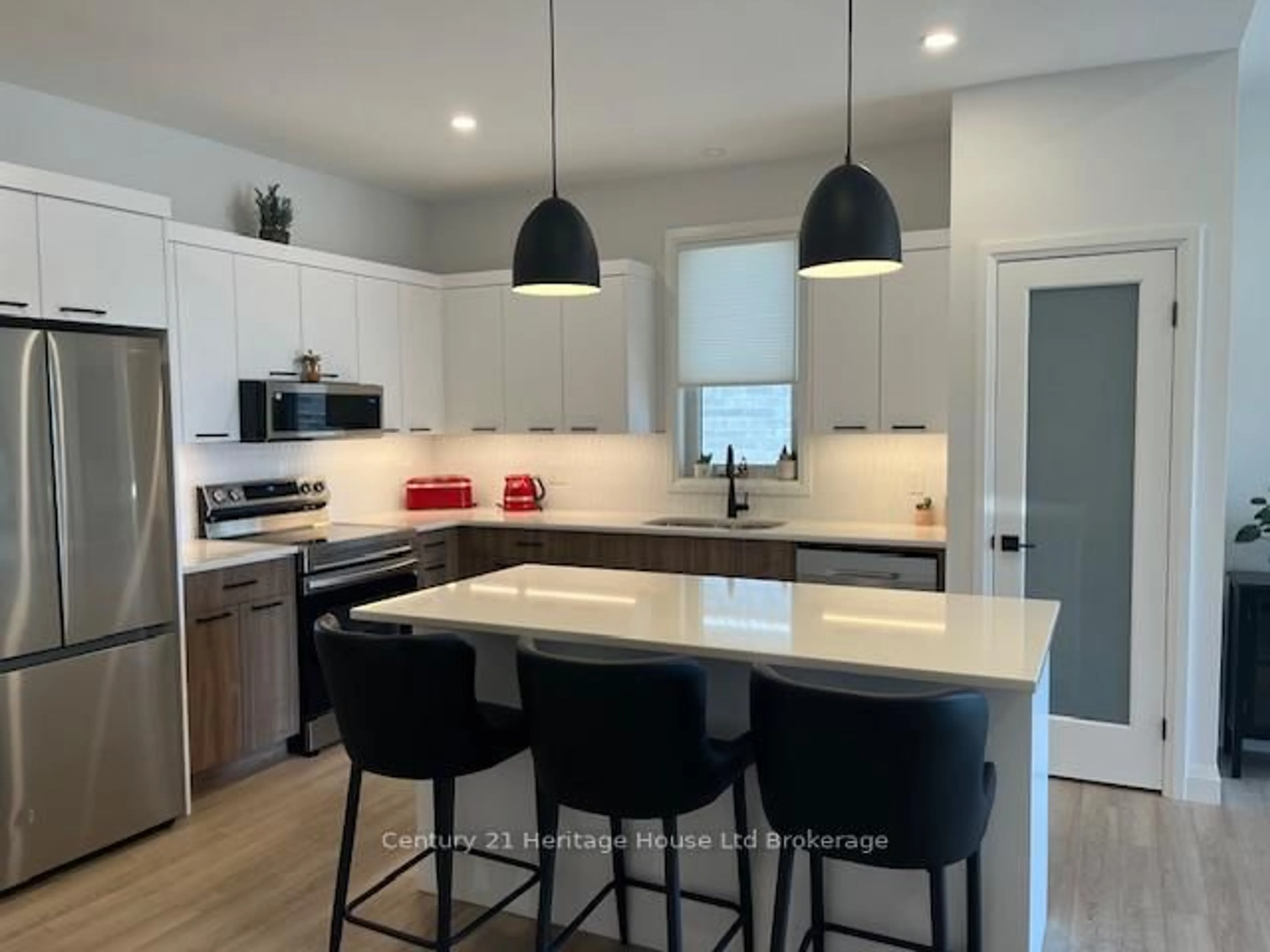 Open concept kitchen, unknown for 23 Martin St, Tillsonburg Ontario N4G 0K3