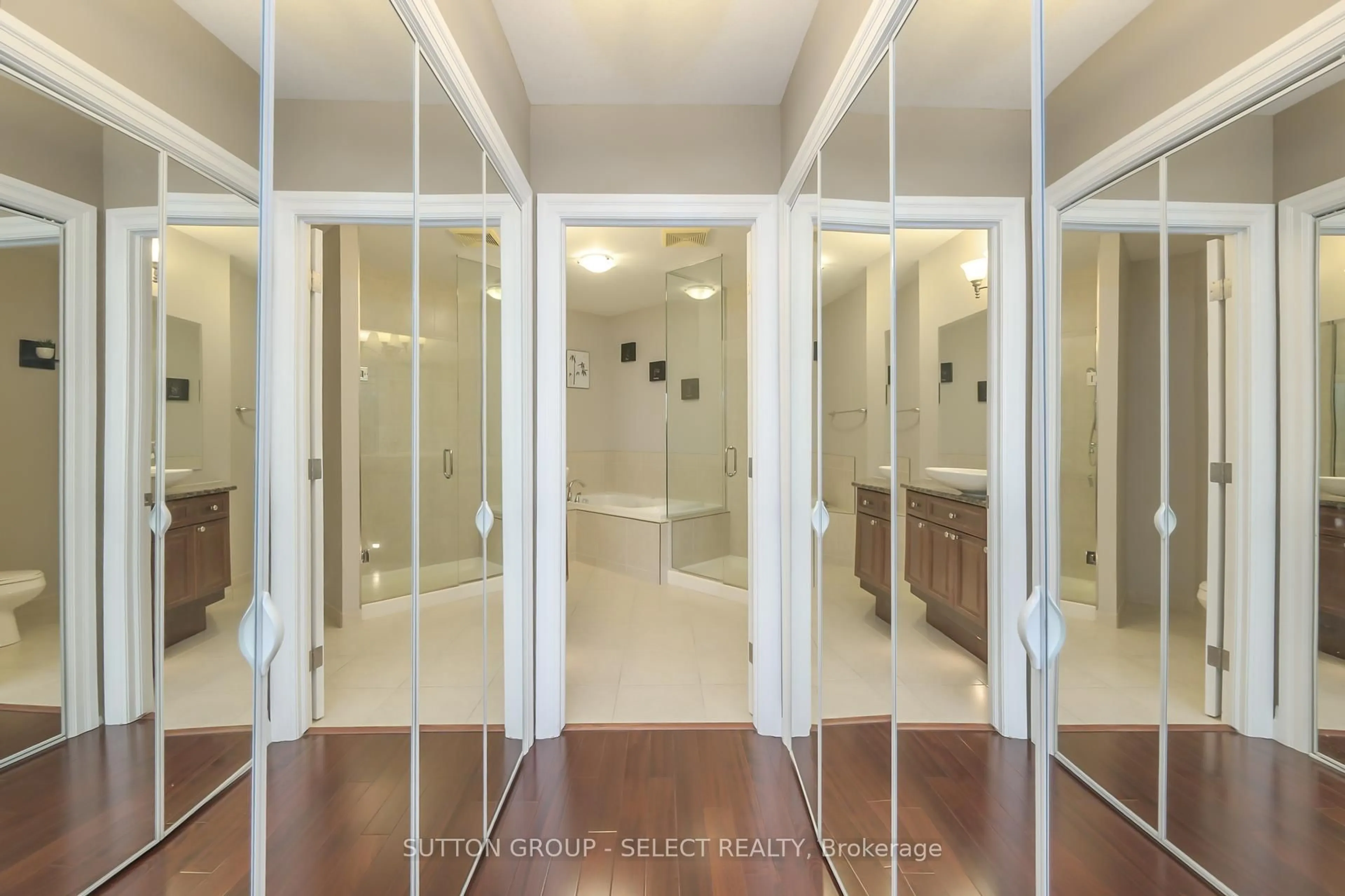 Indoor entryway for 250 Pall Mall St #1007, London East Ontario N6A 6K3