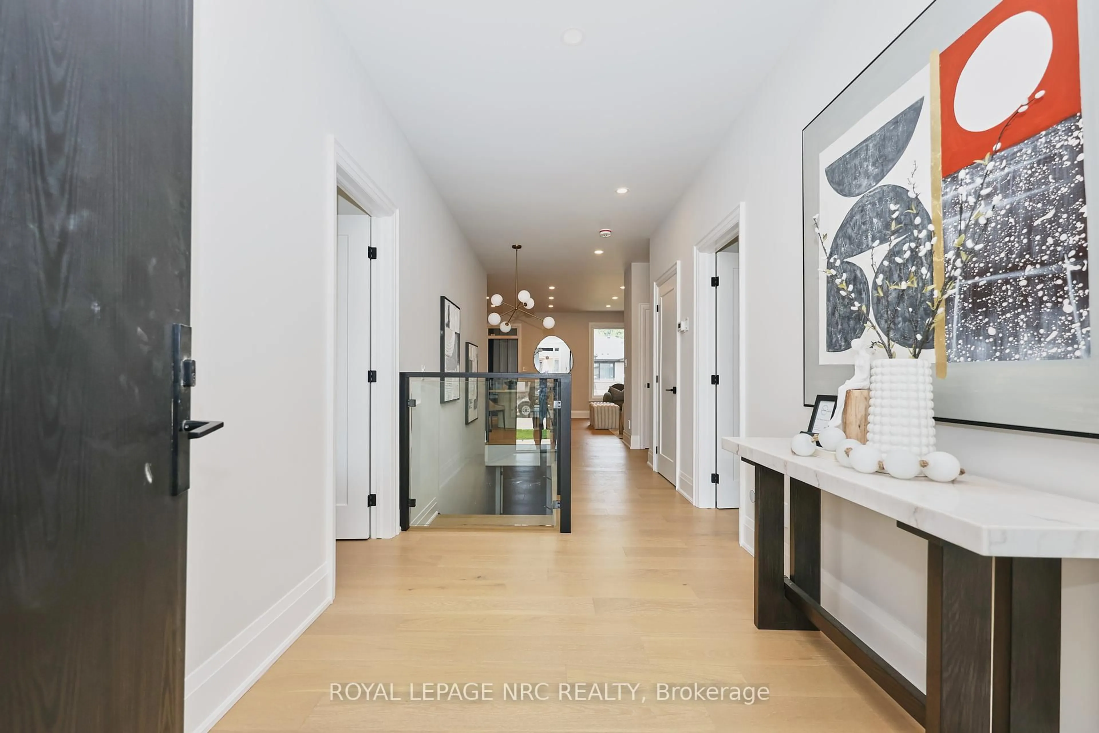 Indoor entryway for 12 Accursi Cres, Pelham Ontario L0S 1E2