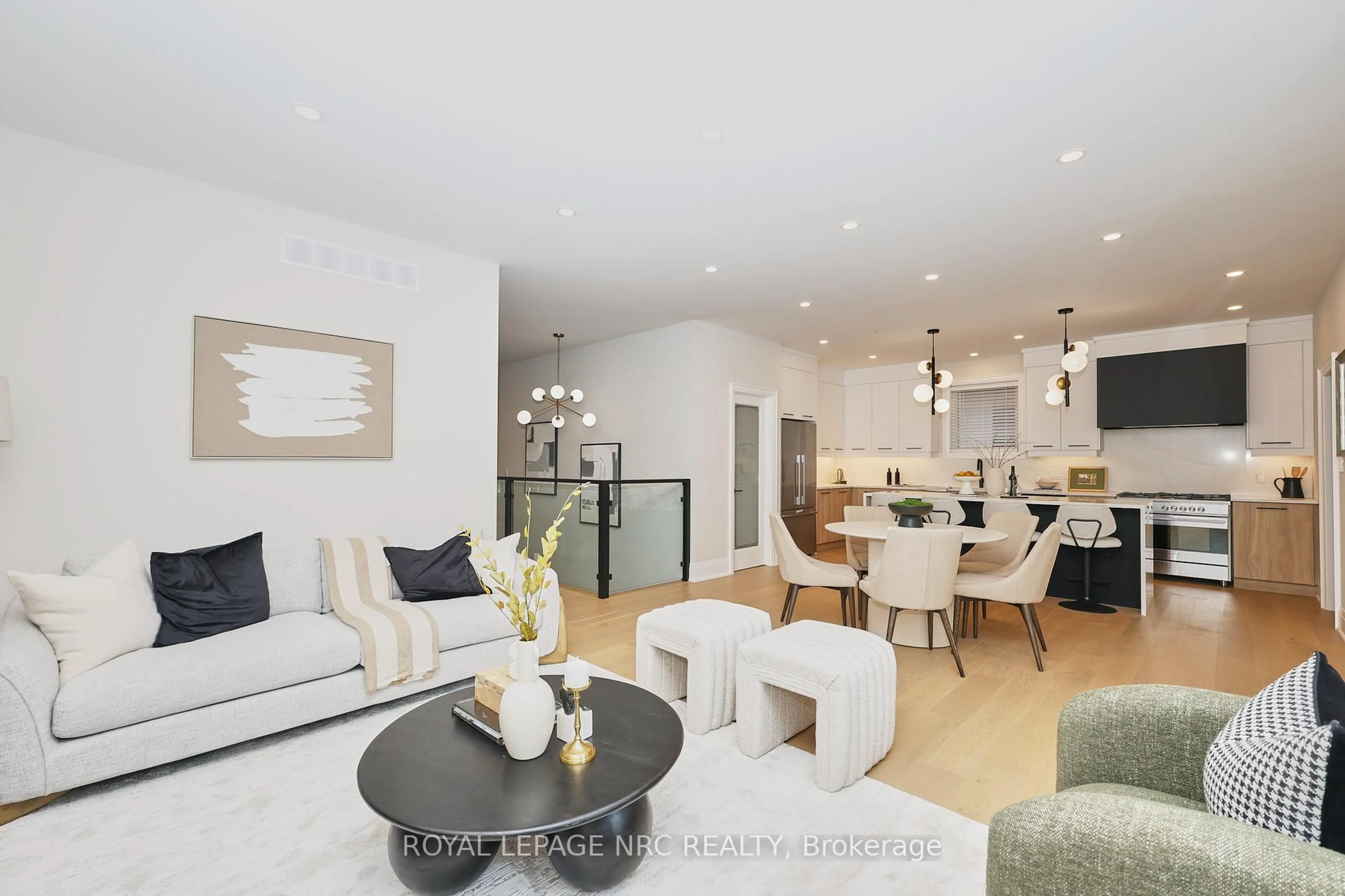 Open concept kitchen, unknown for 12 Accursi Cres, Pelham Ontario L0S 1E2