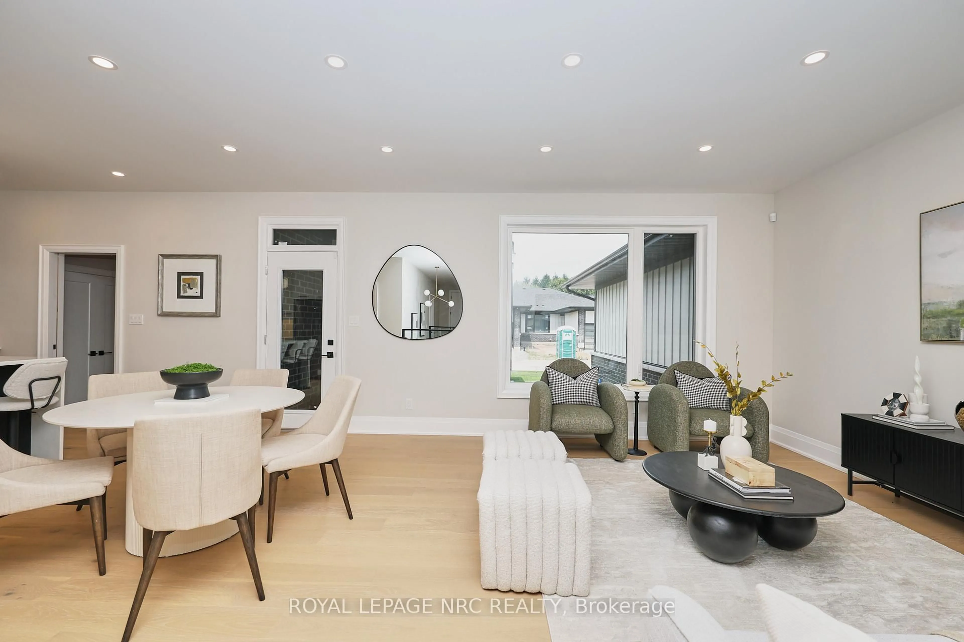 Living room with furniture, unknown for 12 Accursi Cres, Pelham Ontario L0S 1E2