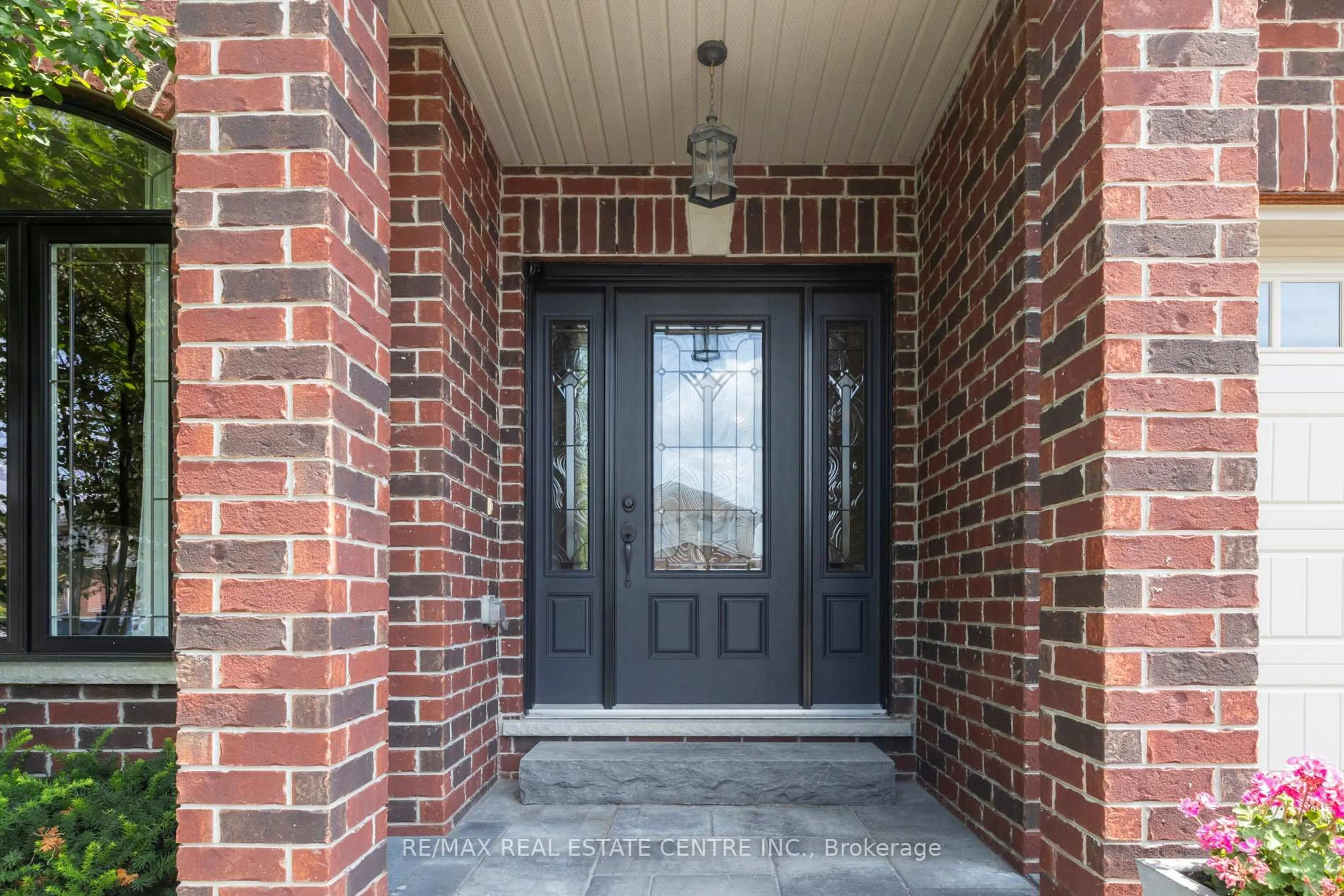 Indoor entryway for 73 Law Dr, Guelph Ontario N1E 7J6