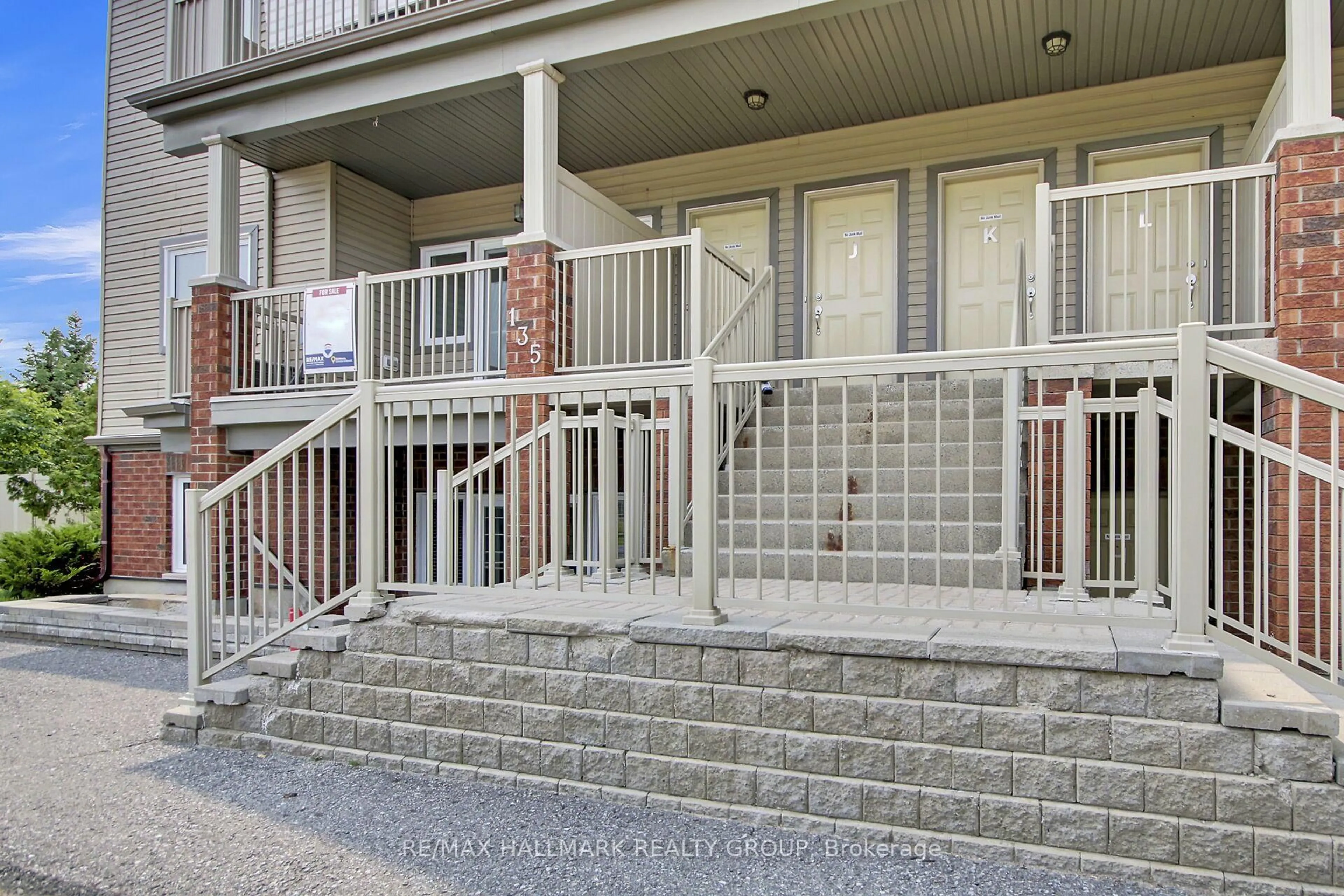 Patio, street for 135 Harthill Way #I, Ottawa Ontario K2J 5V1