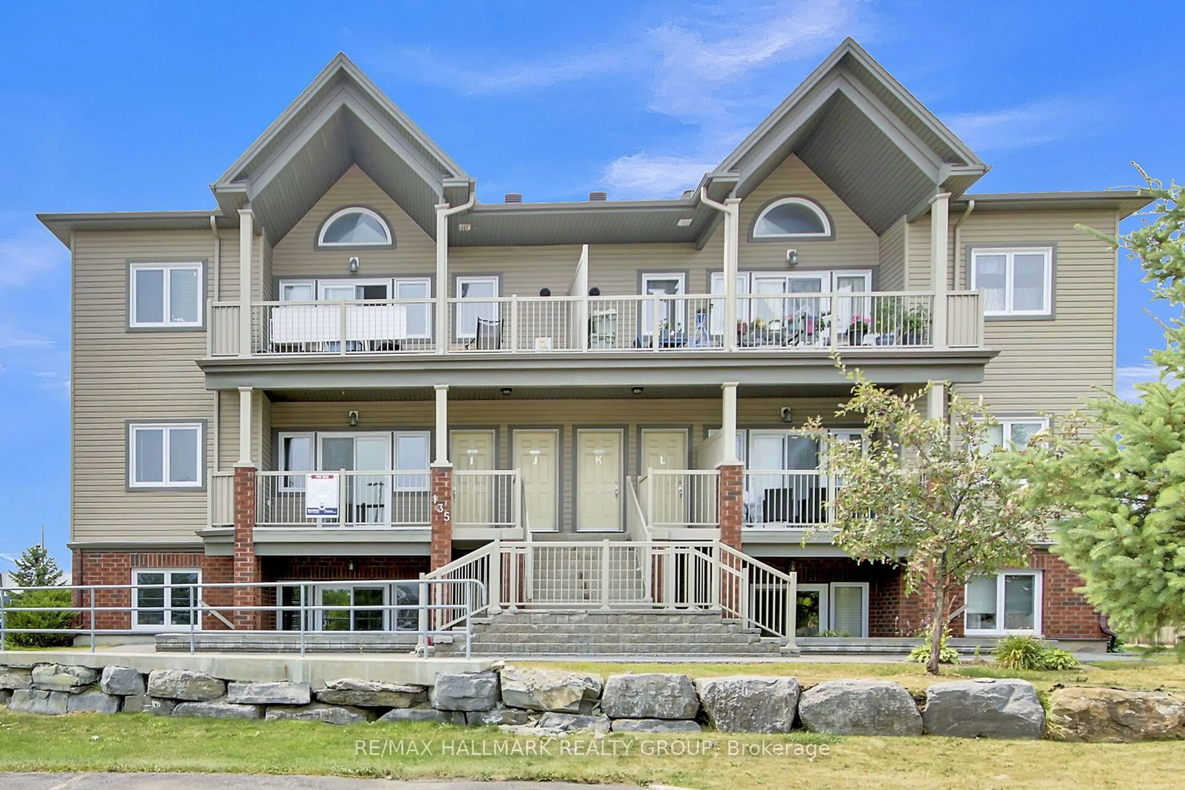 Unknown for 135 Harthill Way #I, Ottawa Ontario K2J 5V1