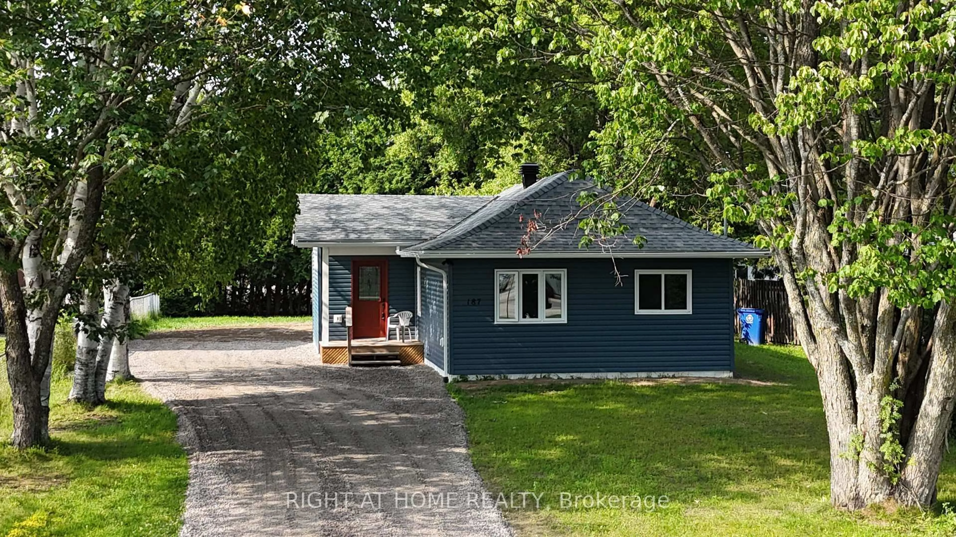 A pic from outside/outdoor area/front of a property/back of a property/a pic from drone, street for 187 Russell St, West Nipissing Ontario P2B 1X7