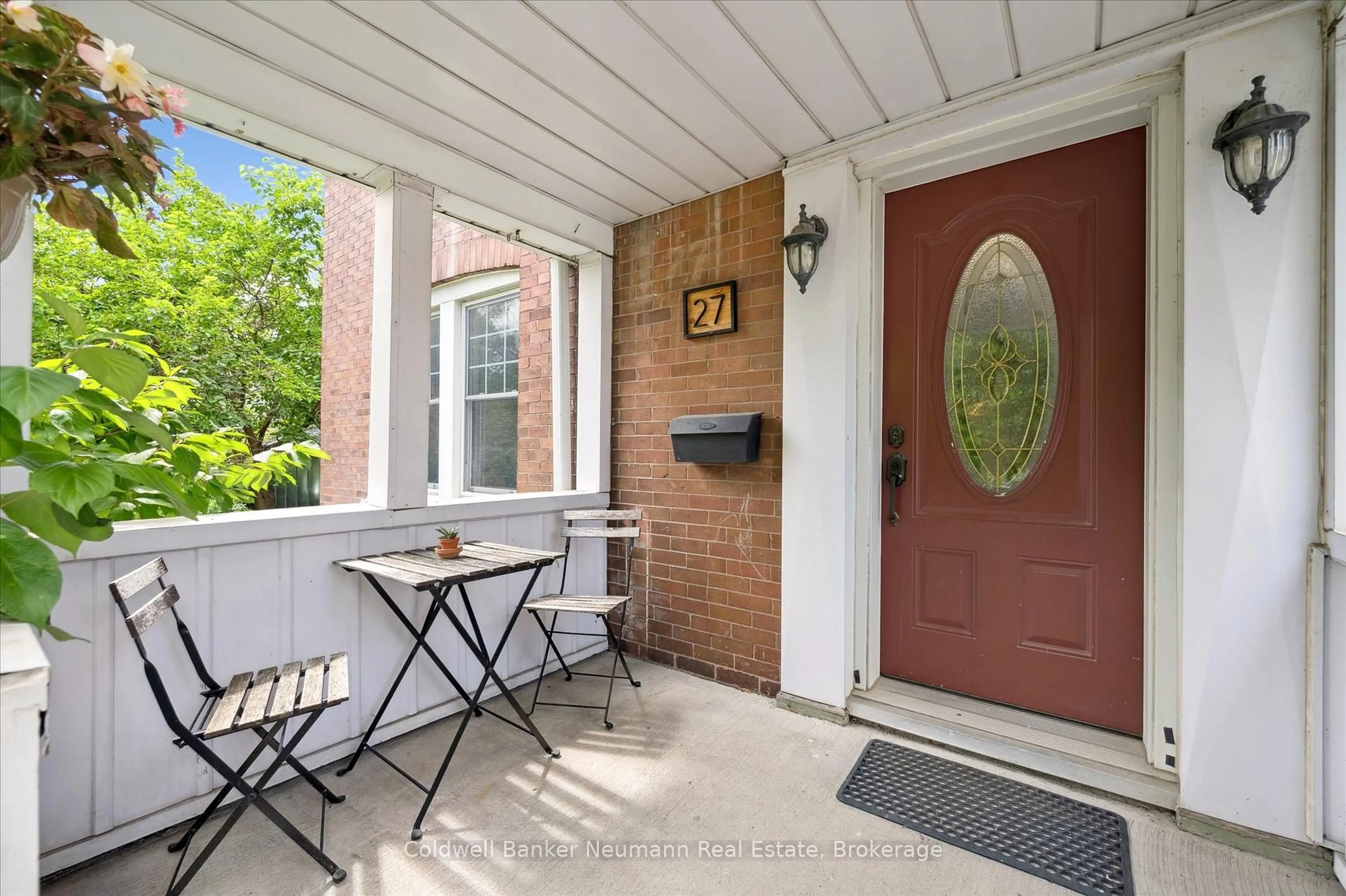 Indoor entryway for 27 Lawrence Ave, Guelph Ontario N1E 5Y4