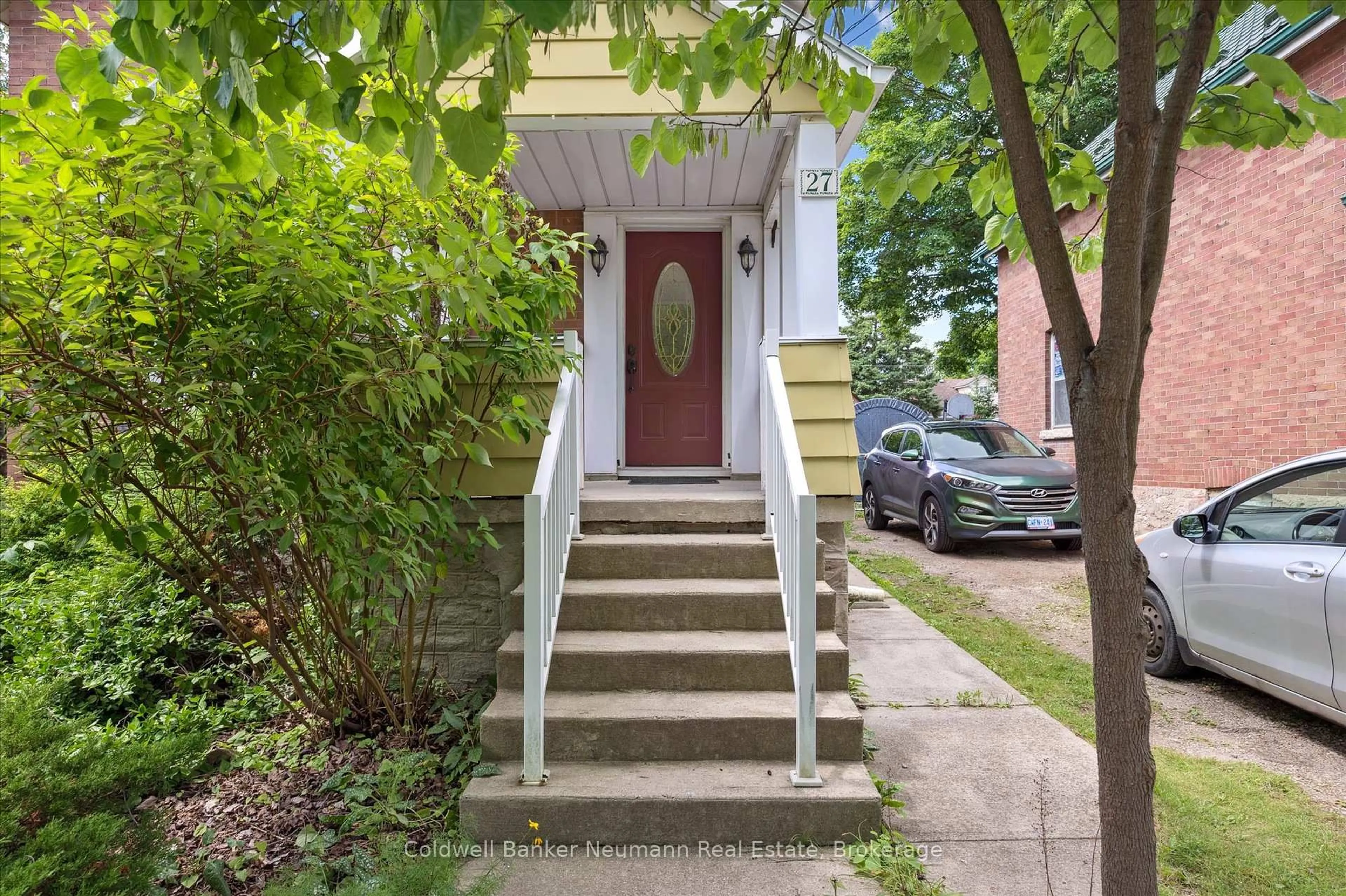 Unknown for 27 Lawrence Ave, Guelph Ontario N1E 5Y4