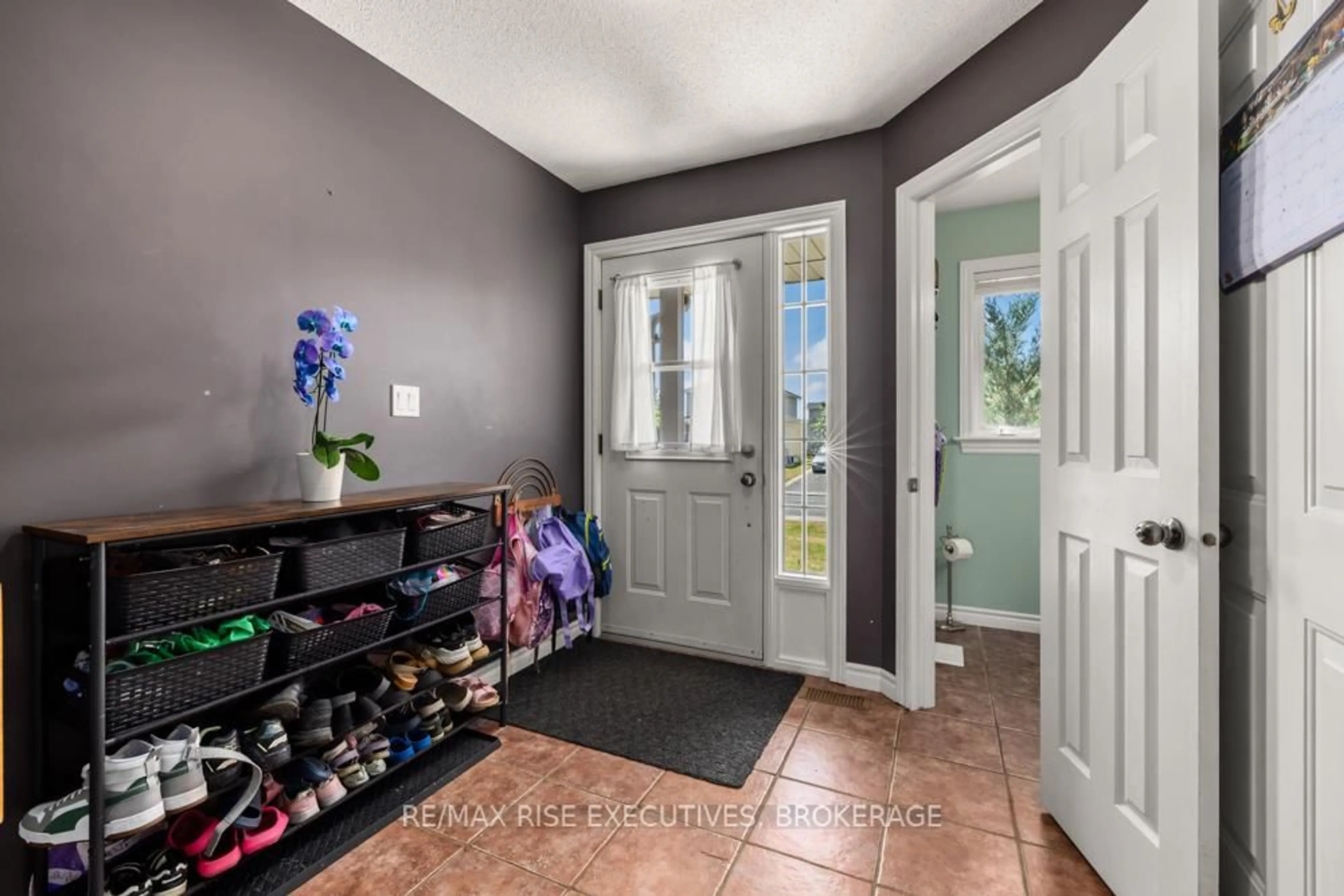 Indoor entryway for 105 McKeown Cres, Loyalist Ontario K7N 1Y5