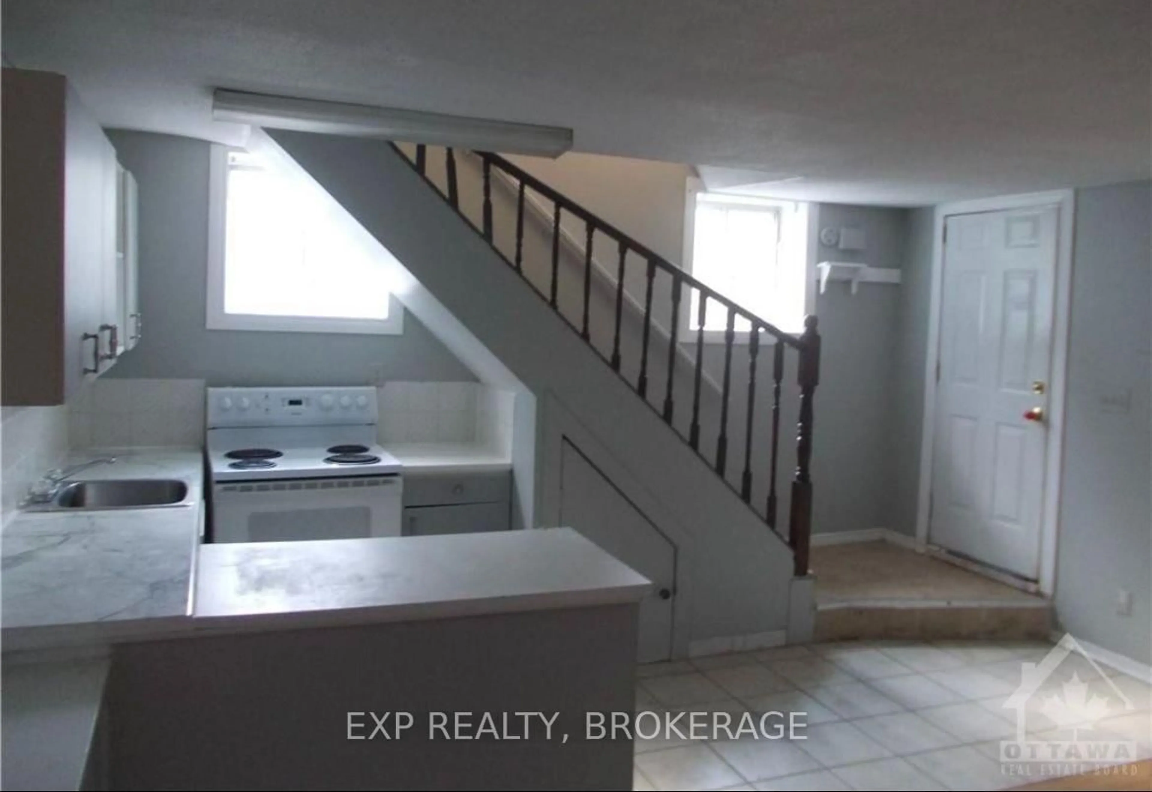 A pic of a room for 23 Lowrey St, Ottawa Ontario K1Y 2S5
