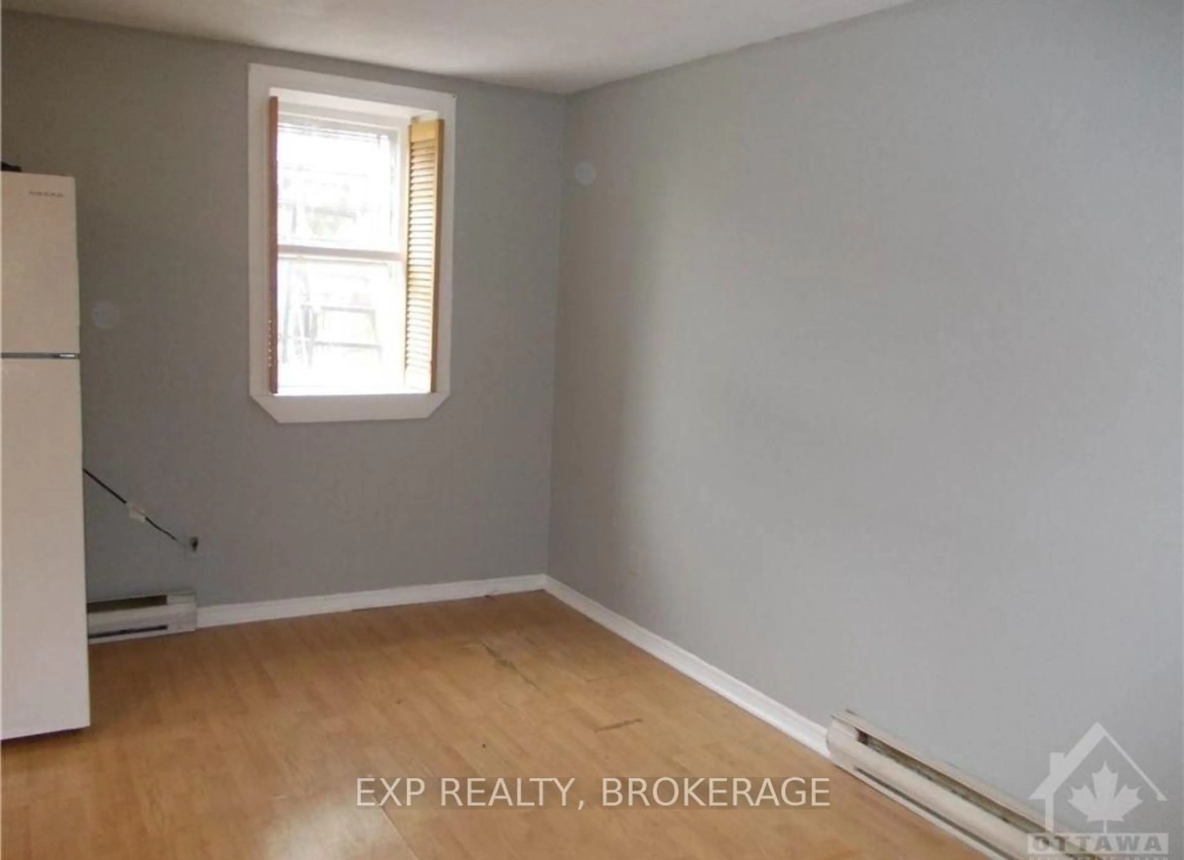A pic of a room for 23 Lowrey St, Ottawa Ontario K1Y 2S5