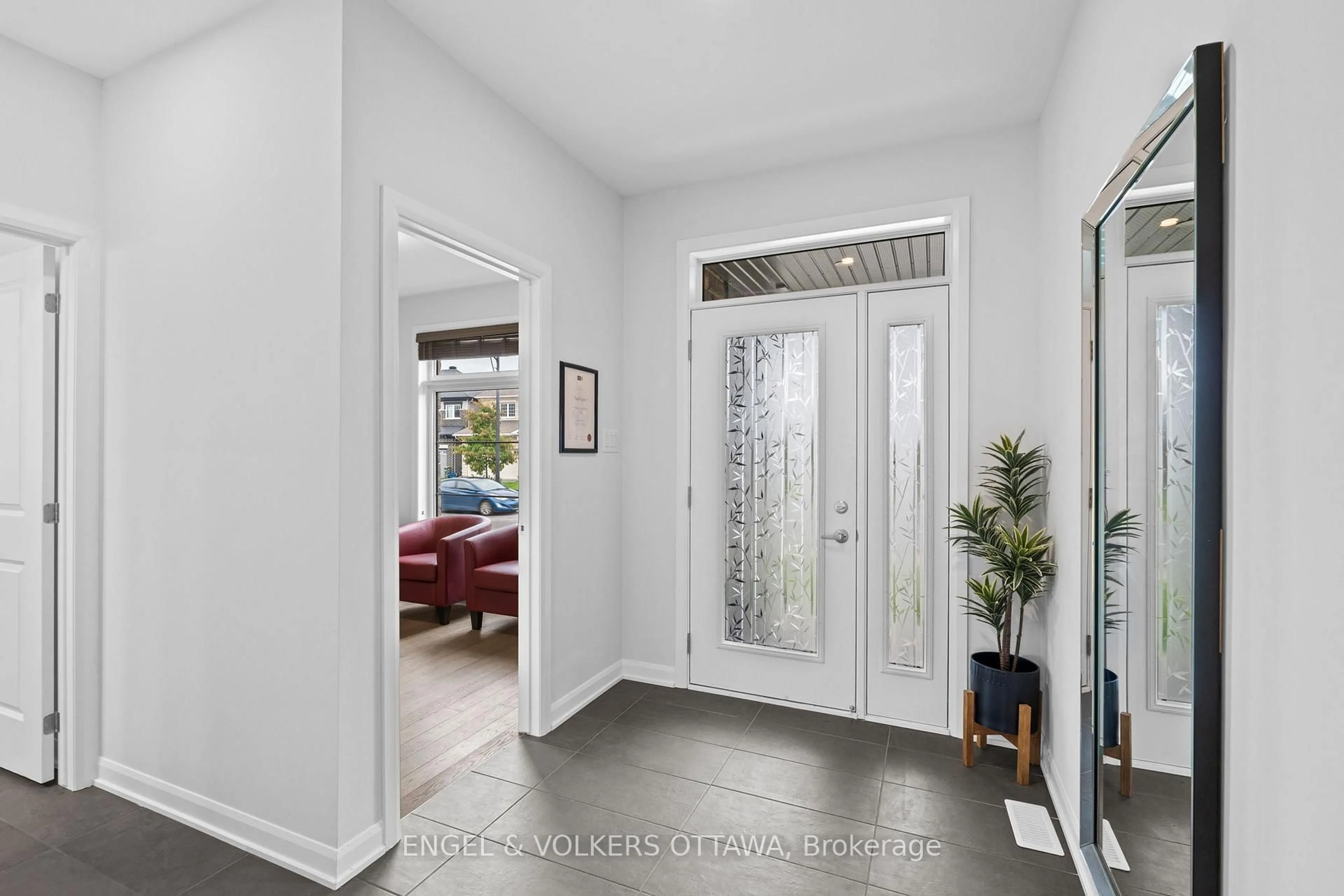 Indoor entryway for 195 Alex Polowin Ave, Ottawa Ontario K2J 6E8