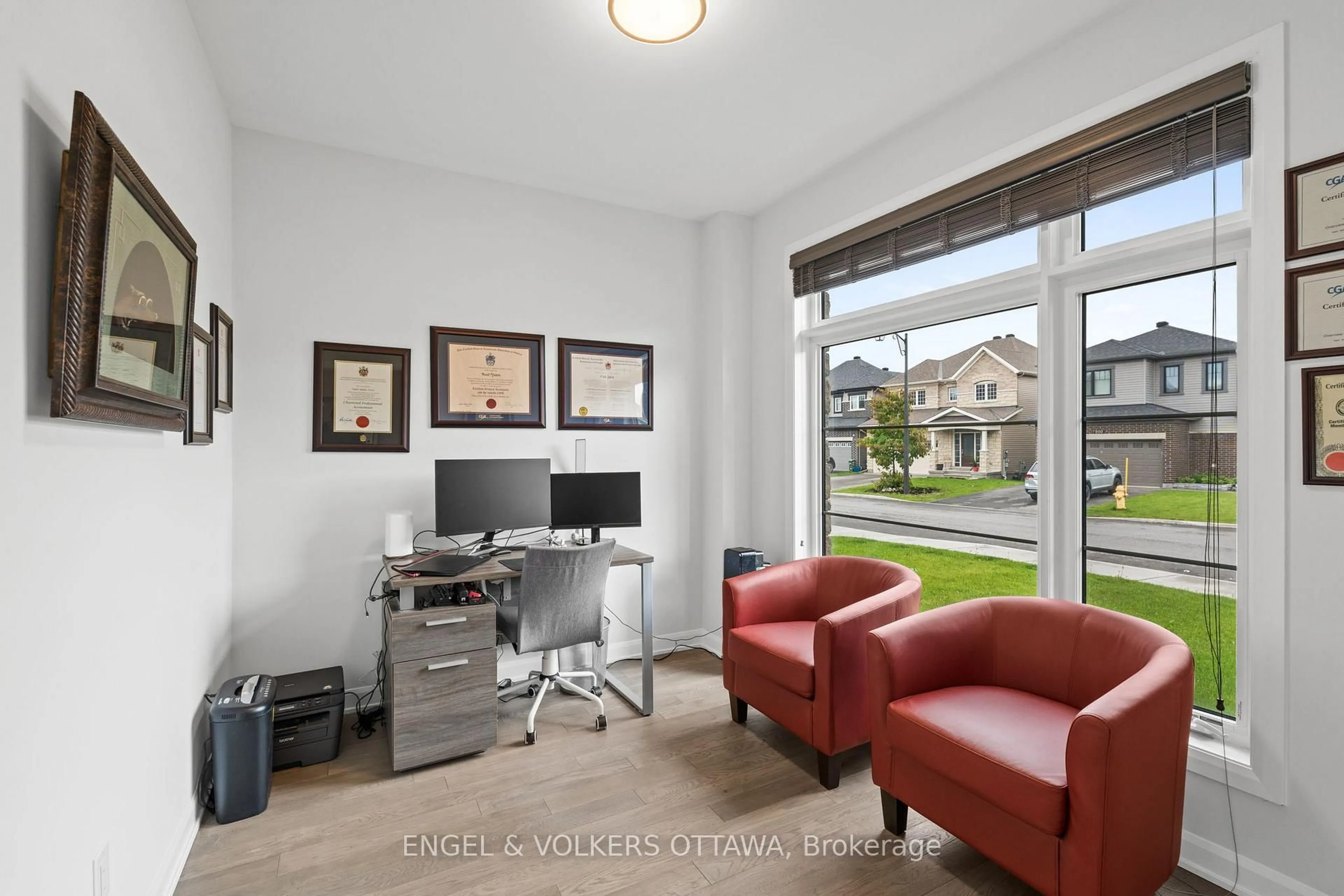 Unknown for 195 Alex Polowin Ave, Ottawa Ontario K2J 6E8