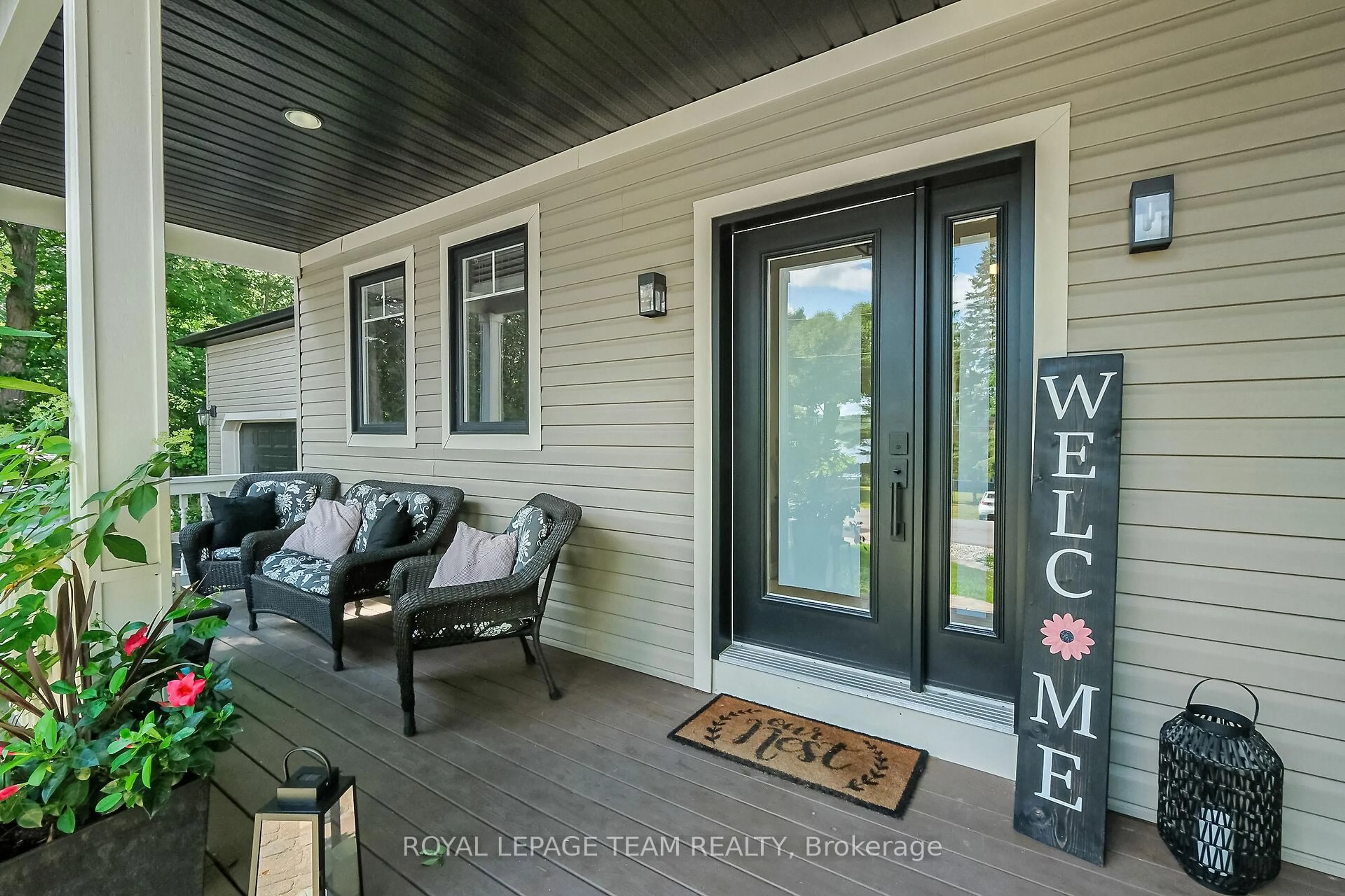 Indoor entryway for 2893 Barlow Cres, Ottawa Ontario K0A 1T0