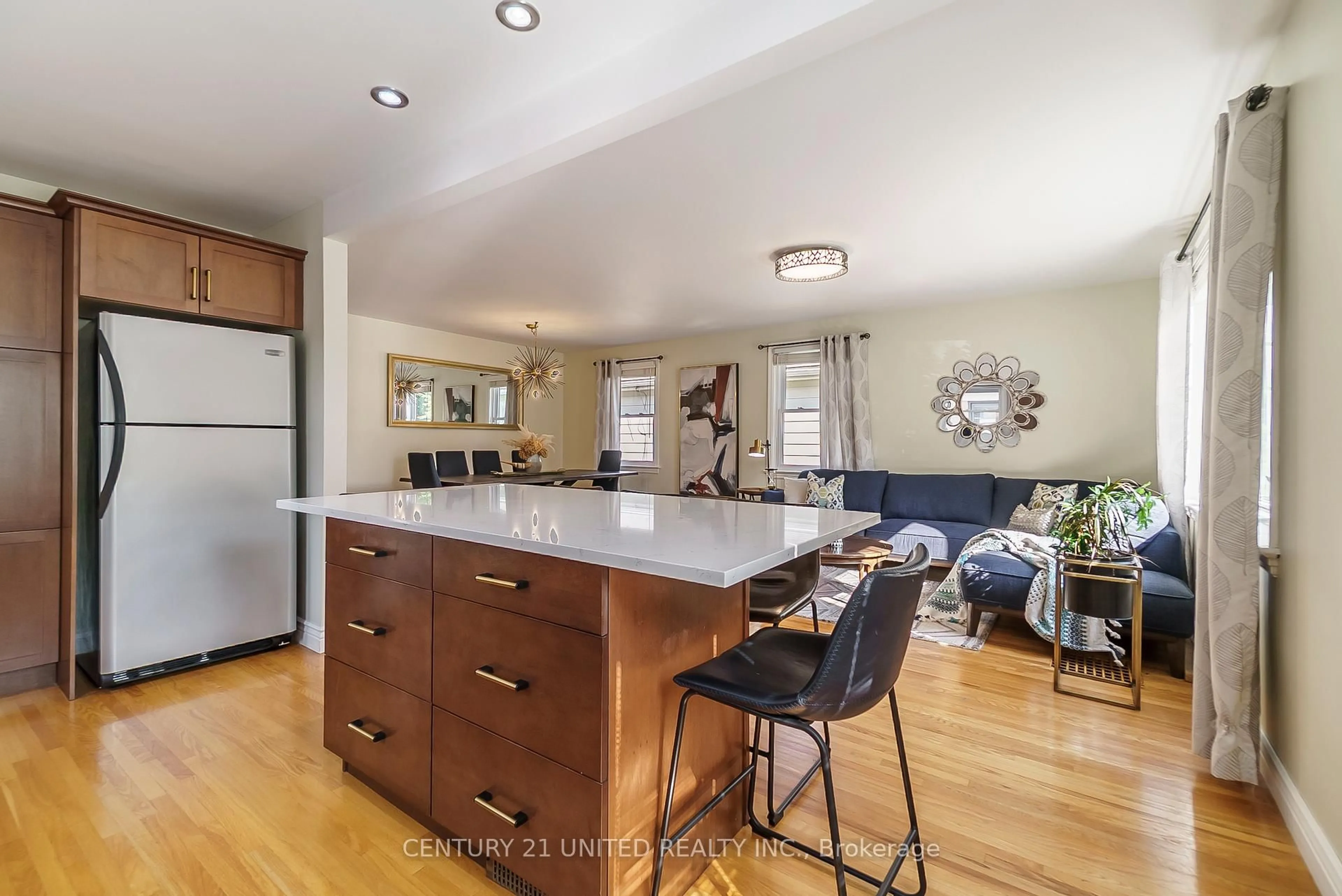 Open concept kitchen, unknown for 647 Montrose St, Peterborough South Ontario K9J 3C3