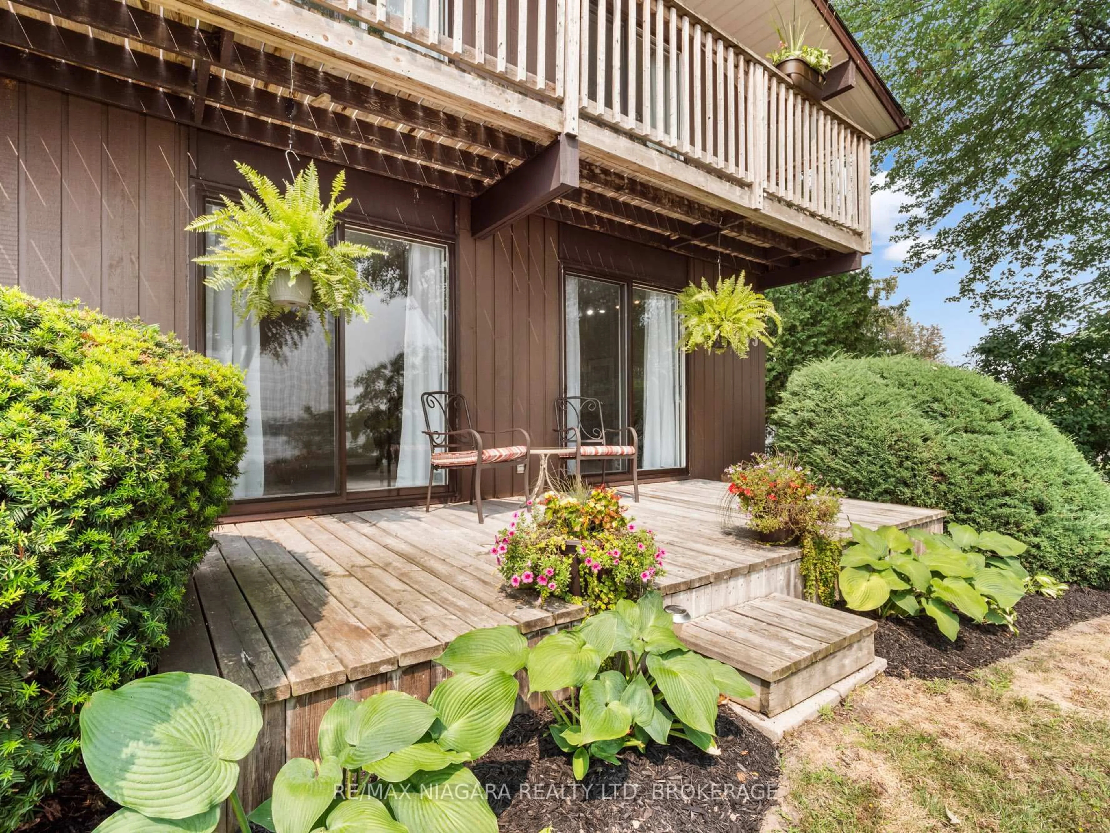 Patio, water/lake/river/ocean view for 735 Niagara Blvd, Fort Erie Ontario L2A 3J2