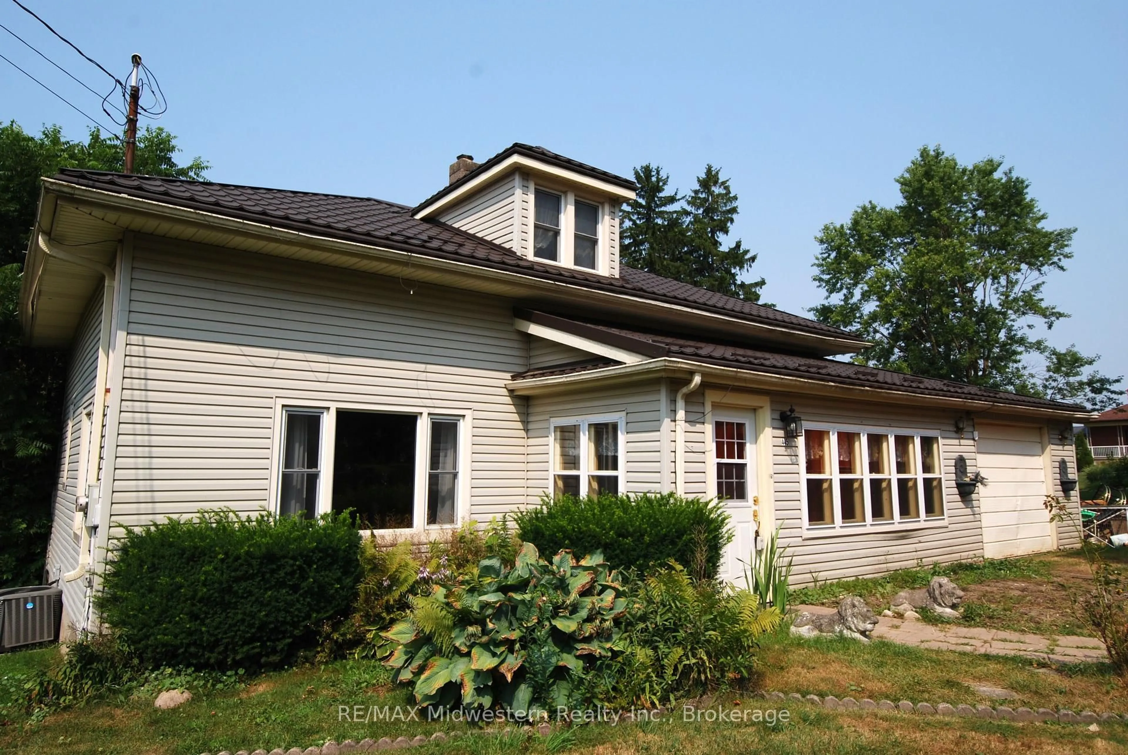 Unknown for 445 Brunswick St, Minto Ontario N0G 2P0