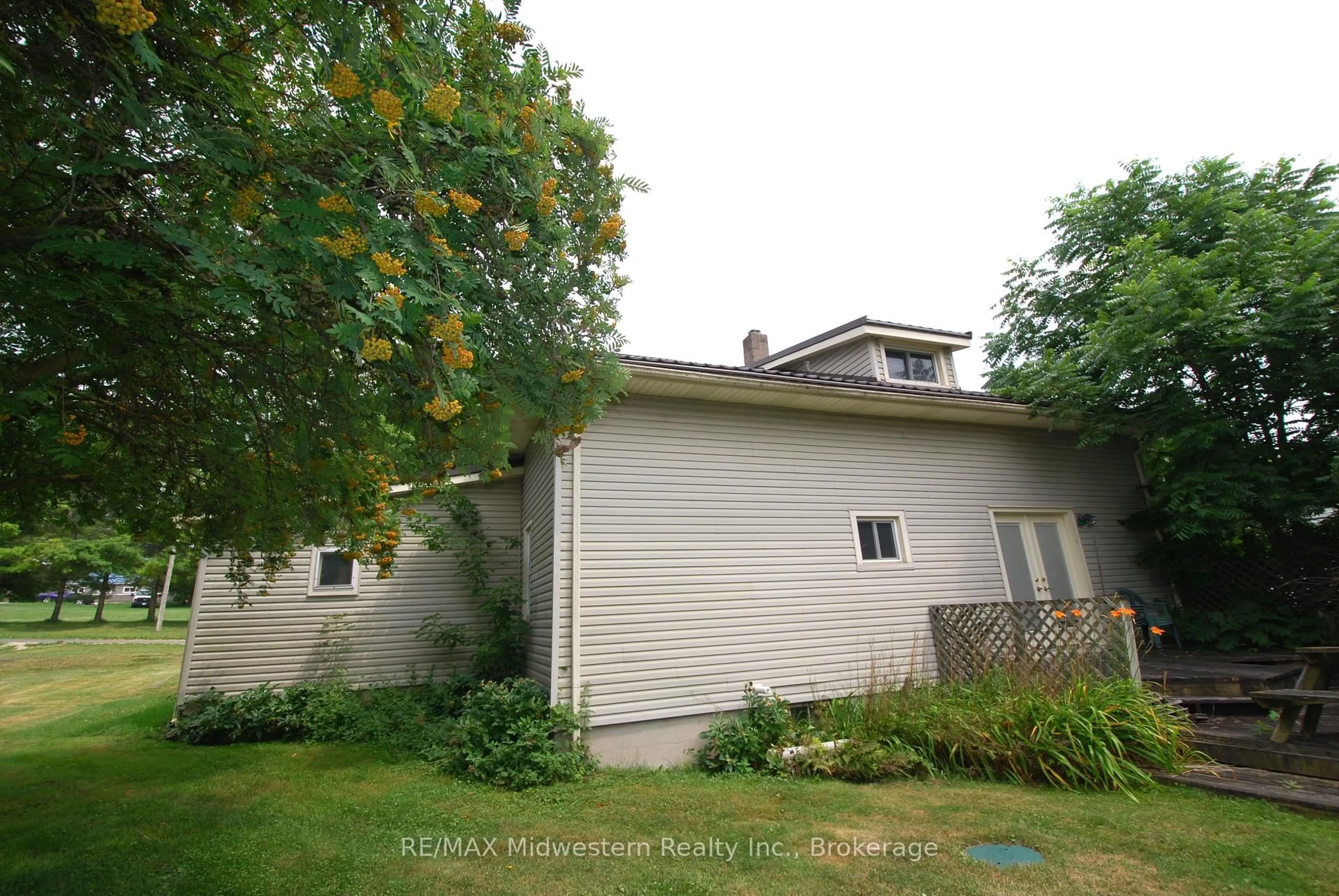 Unknown for 445 Brunswick St, Minto Ontario N0G 2P0