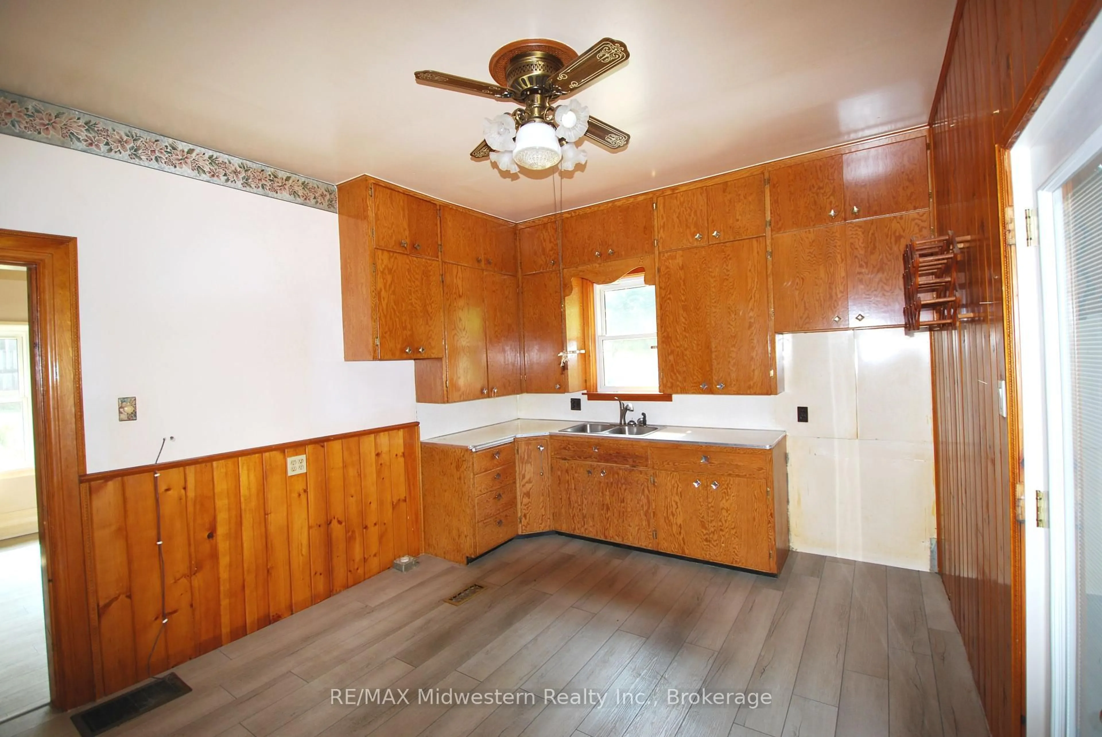 Standard kitchen, unknown for 445 Brunswick St, Minto Ontario N0G 2P0