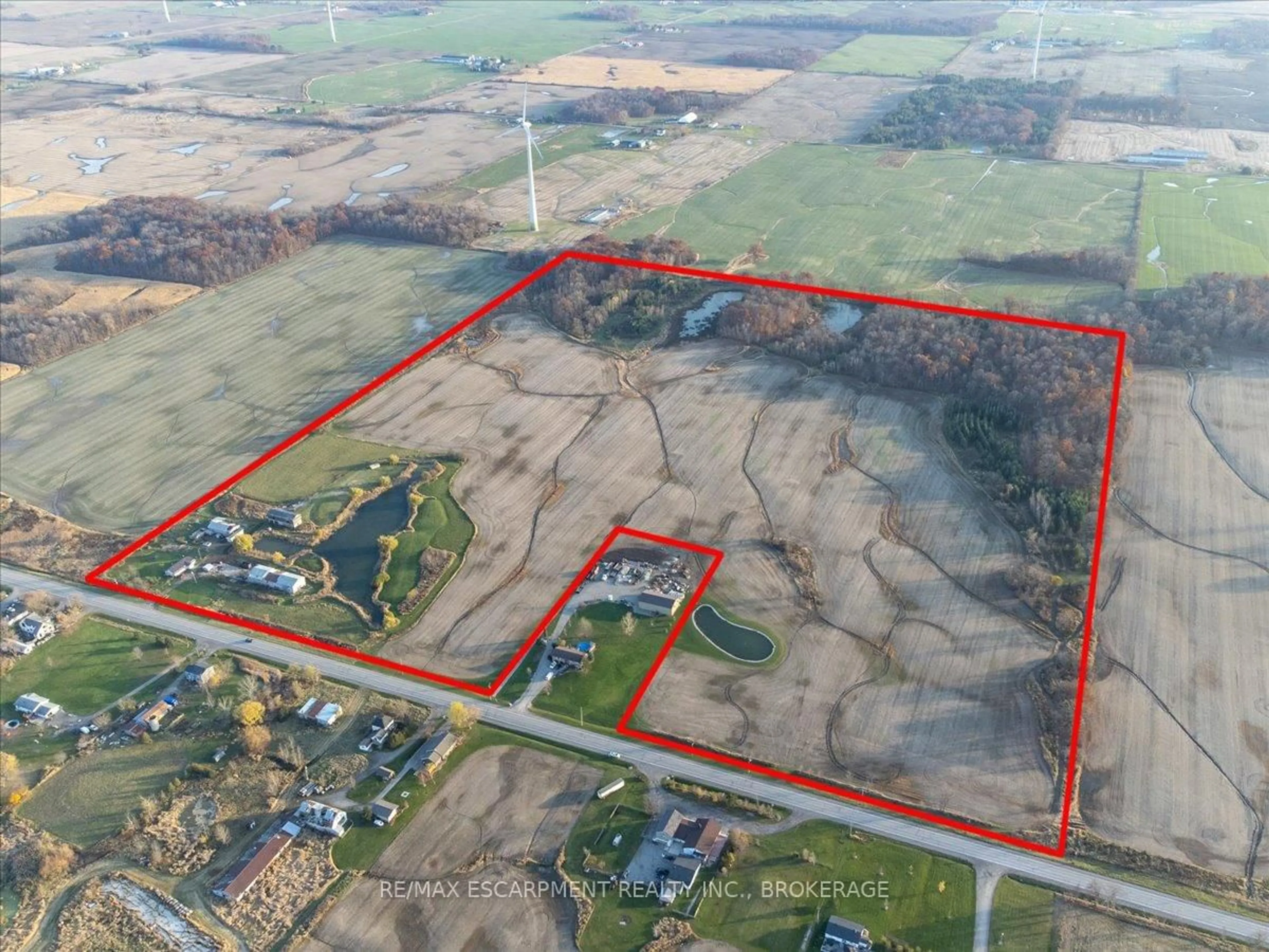 A pic from outside/outdoor area/front of a property/back of a property/a pic from drone, building for 4872 Regional Road 20, West Lincoln Ontario L0R 1Y0