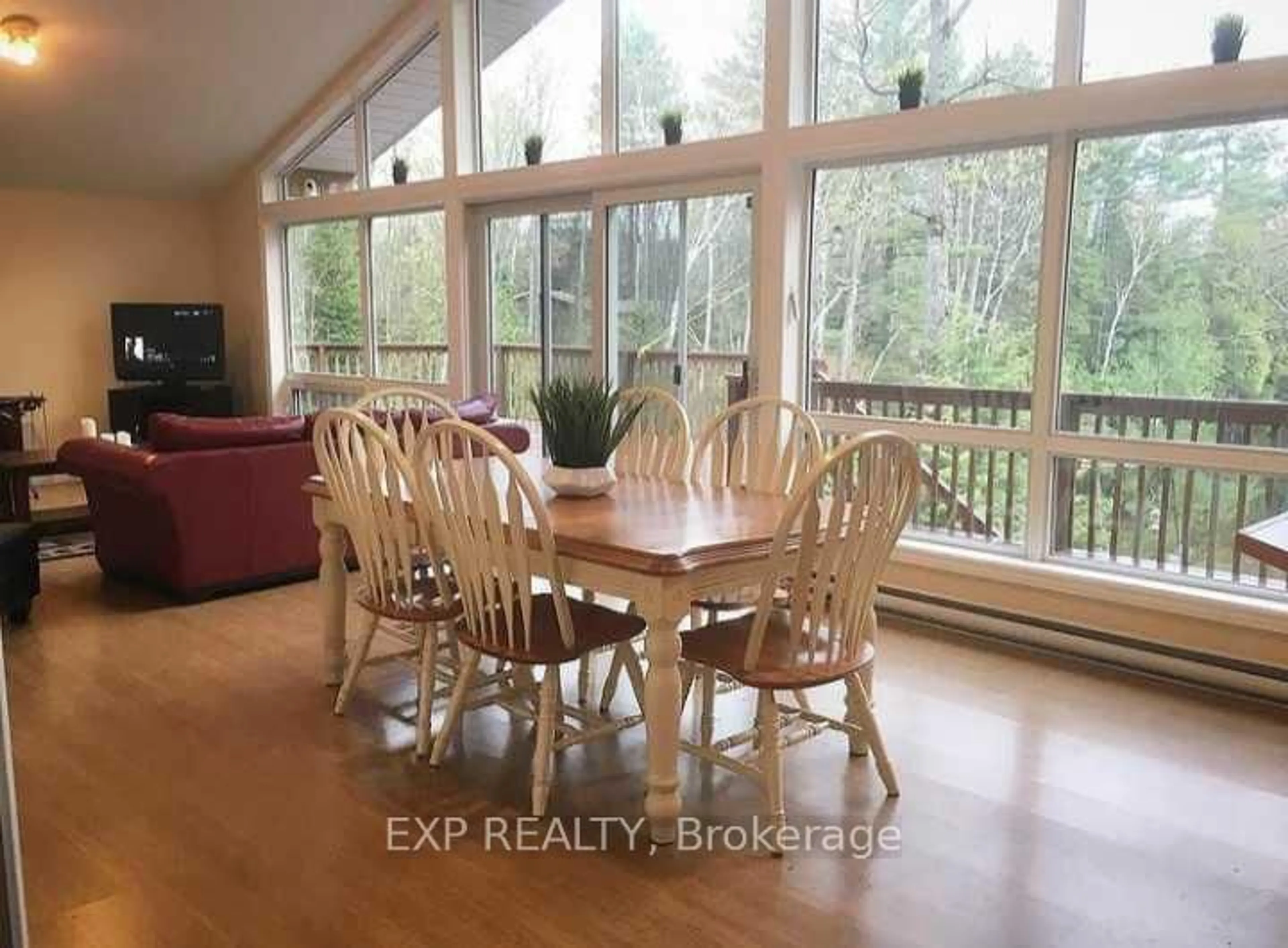 Dining room, wood/laminate floor for 204 Jennison Rd, Hastings Ontario K0L 1W0