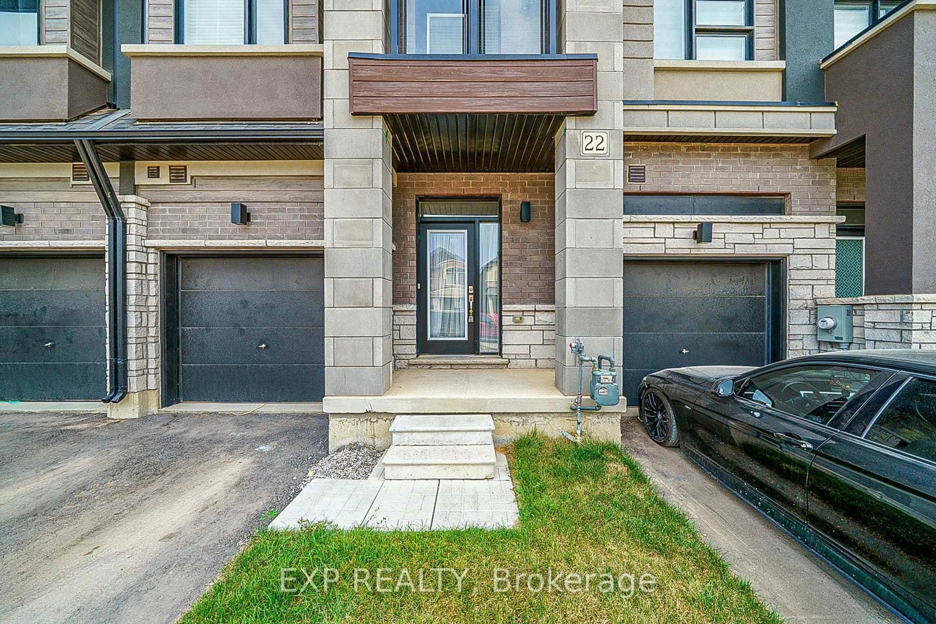 Indoor entryway for 22 Dennis Ave, Brantford Ontario N3V 0C1
