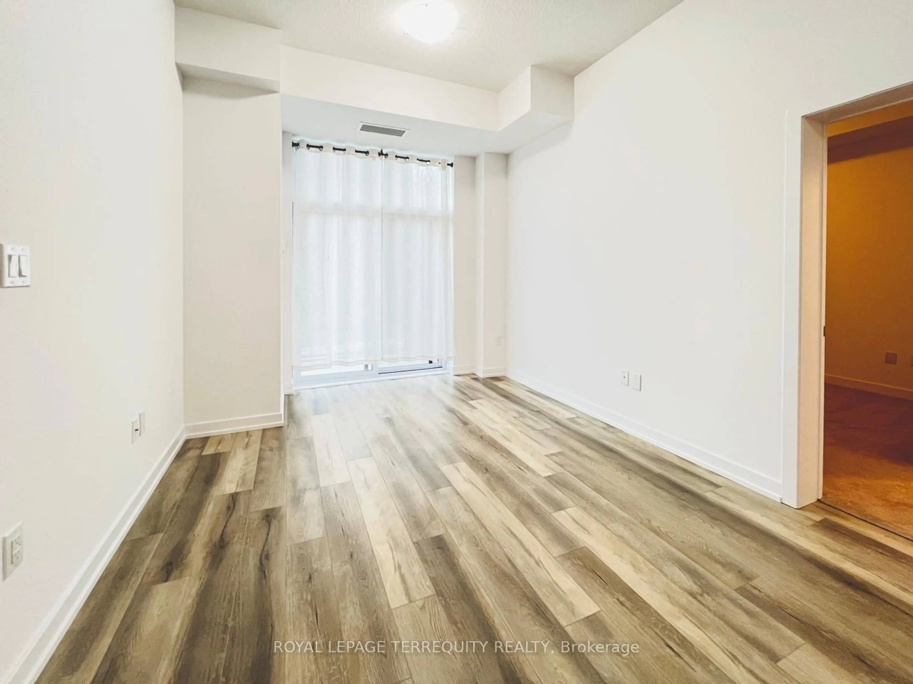 A pic of a room for 470 Dundas St #117, Hamilton Ontario L8B 2A6