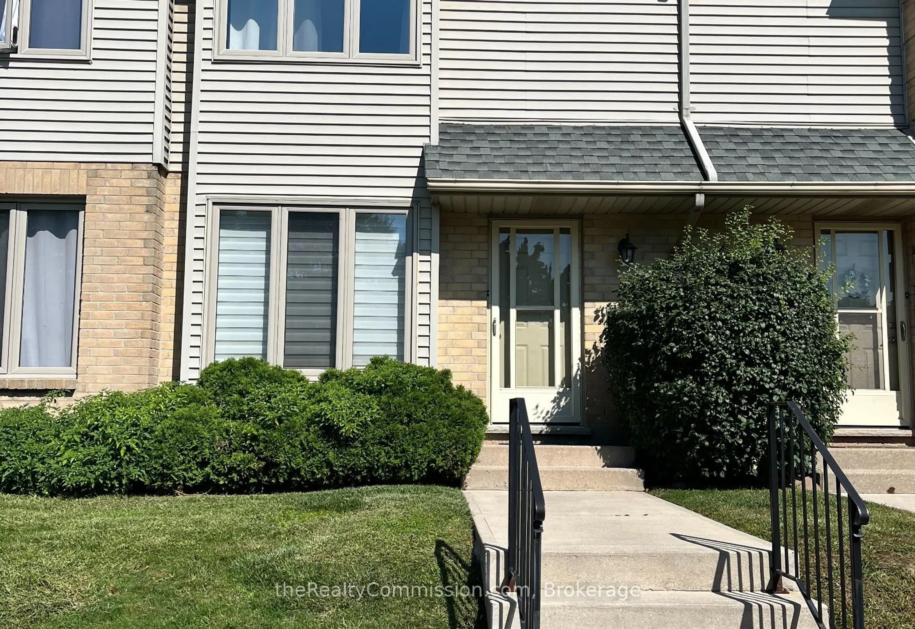 Home with vinyl exterior material, street for 1290 Bentley Dr #17, London East Ontario N5V 4M3
