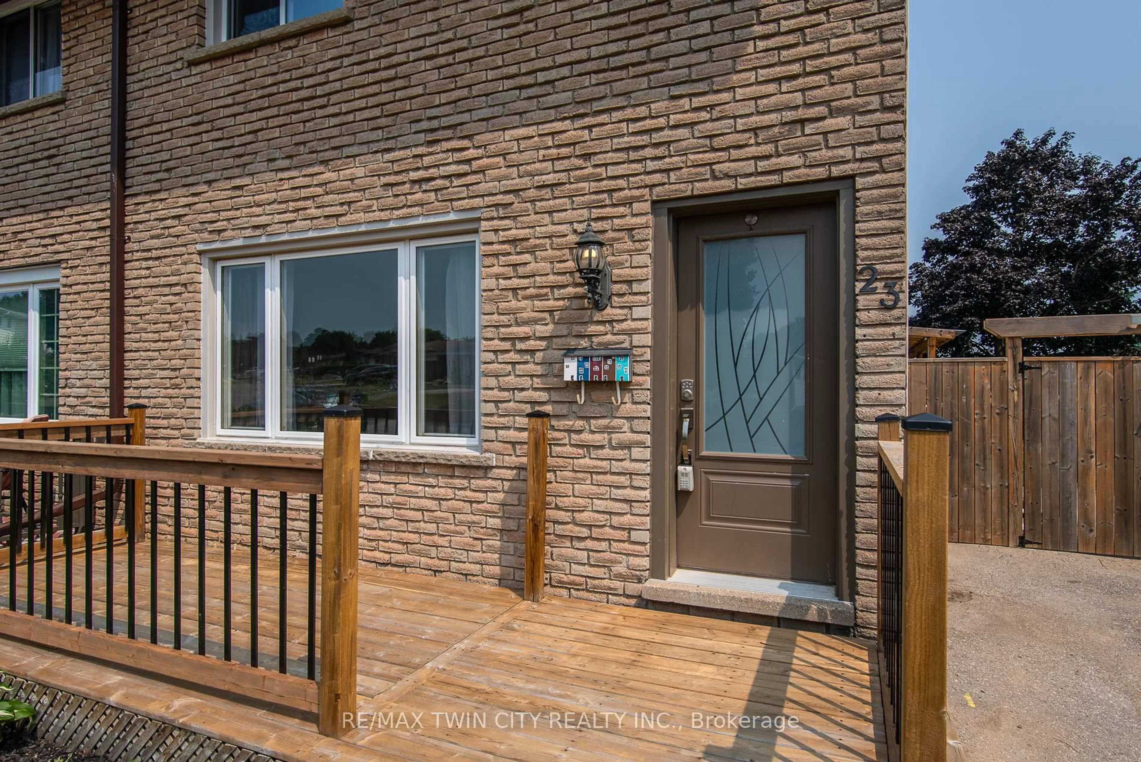 Home with brick exterior material, street for 23 Roberts Cres, Kitchener Ontario N2E 1A6