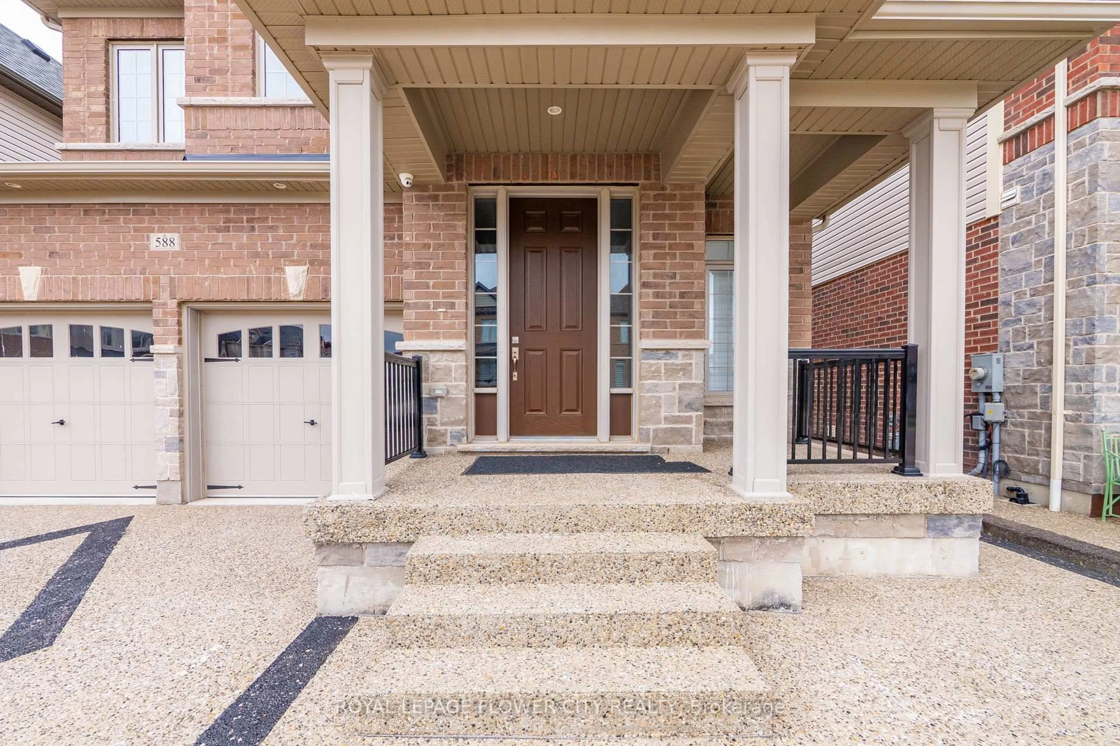 Home with brick exterior material, street for 588 Beckview Cres, Kitchener Ontario N2R 0R4
