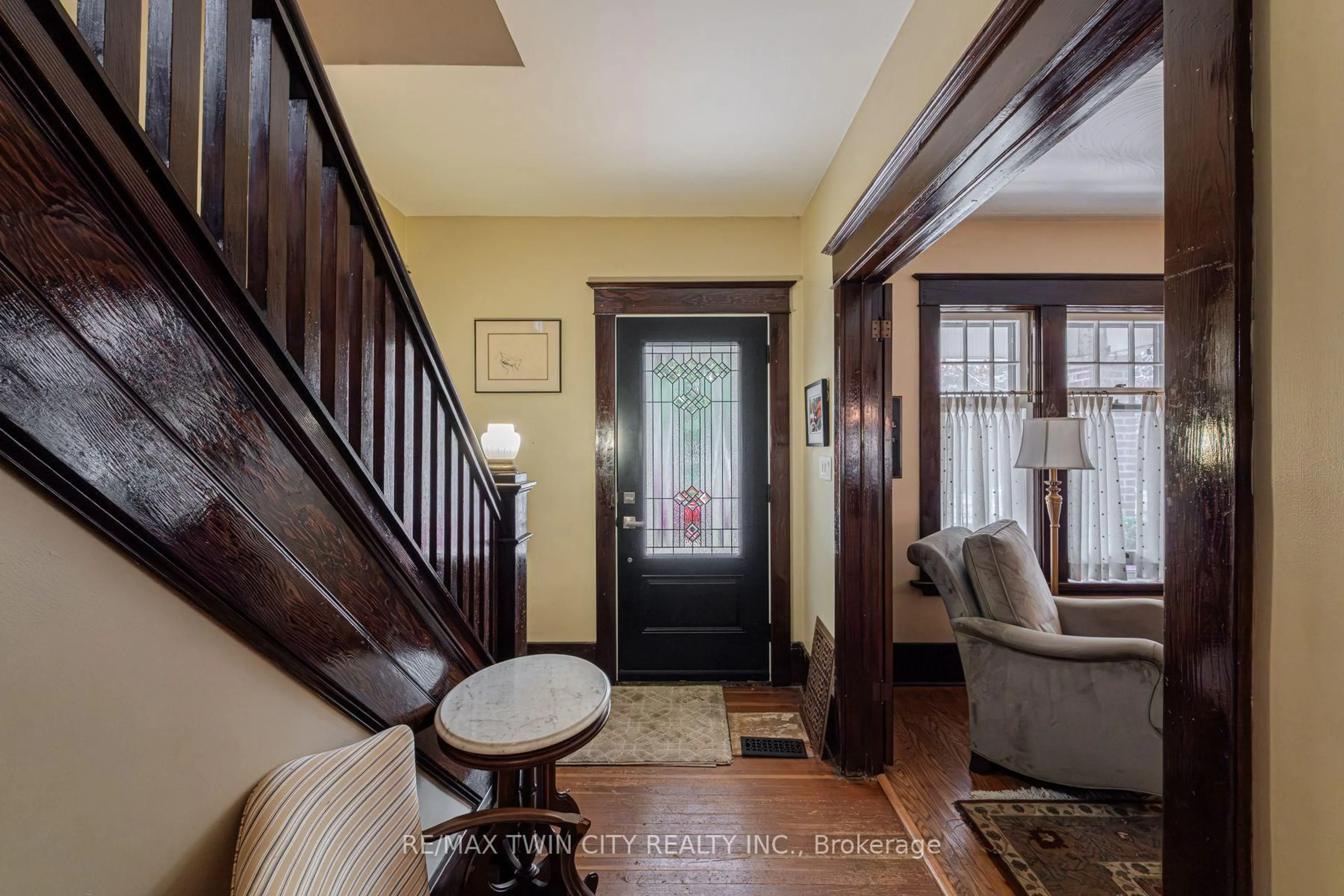 Indoor entryway for 37 Egerton St, Brantford Ontario N3T 4L4