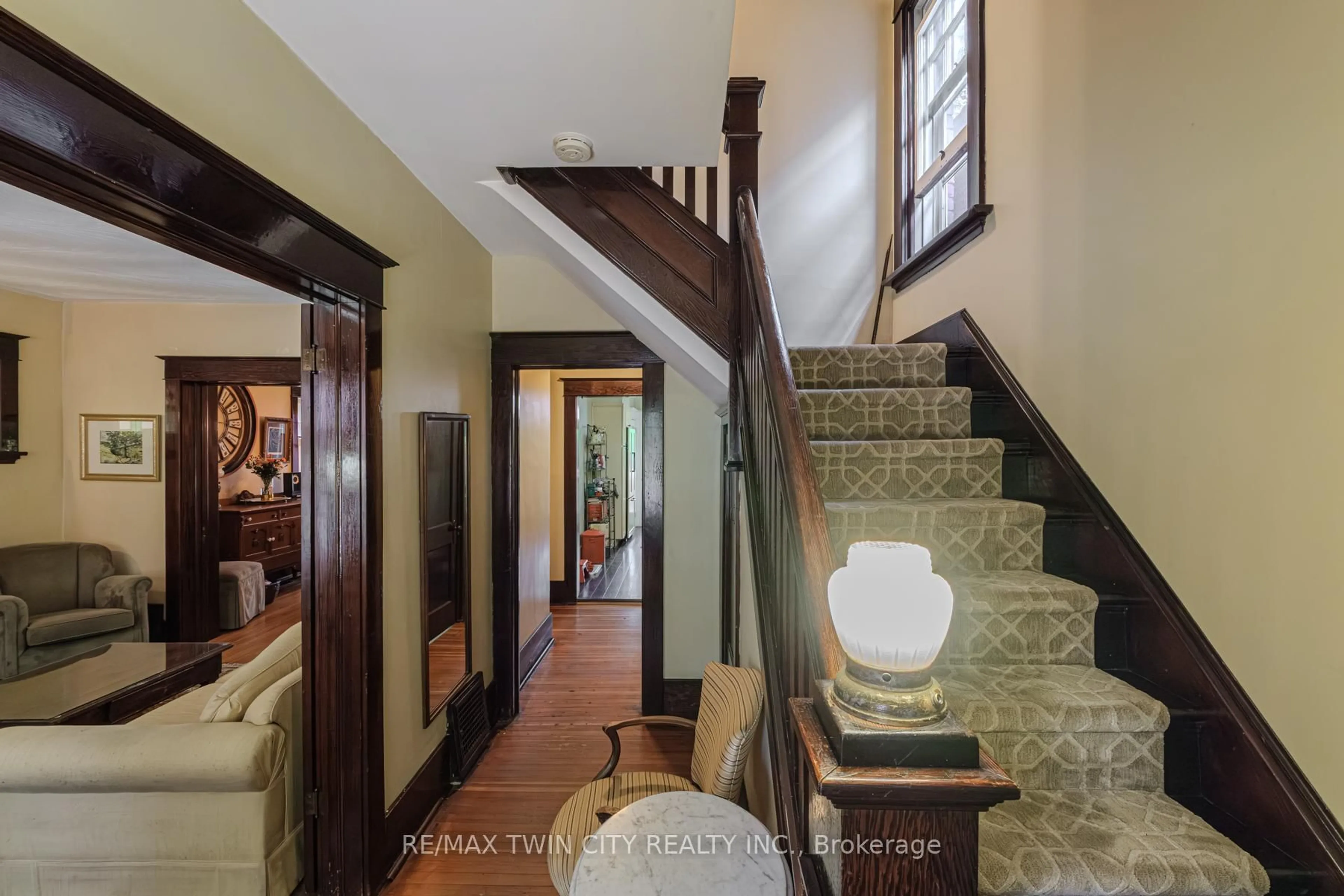 Indoor foyer for 37 Egerton St, Brantford Ontario N3T 4L4