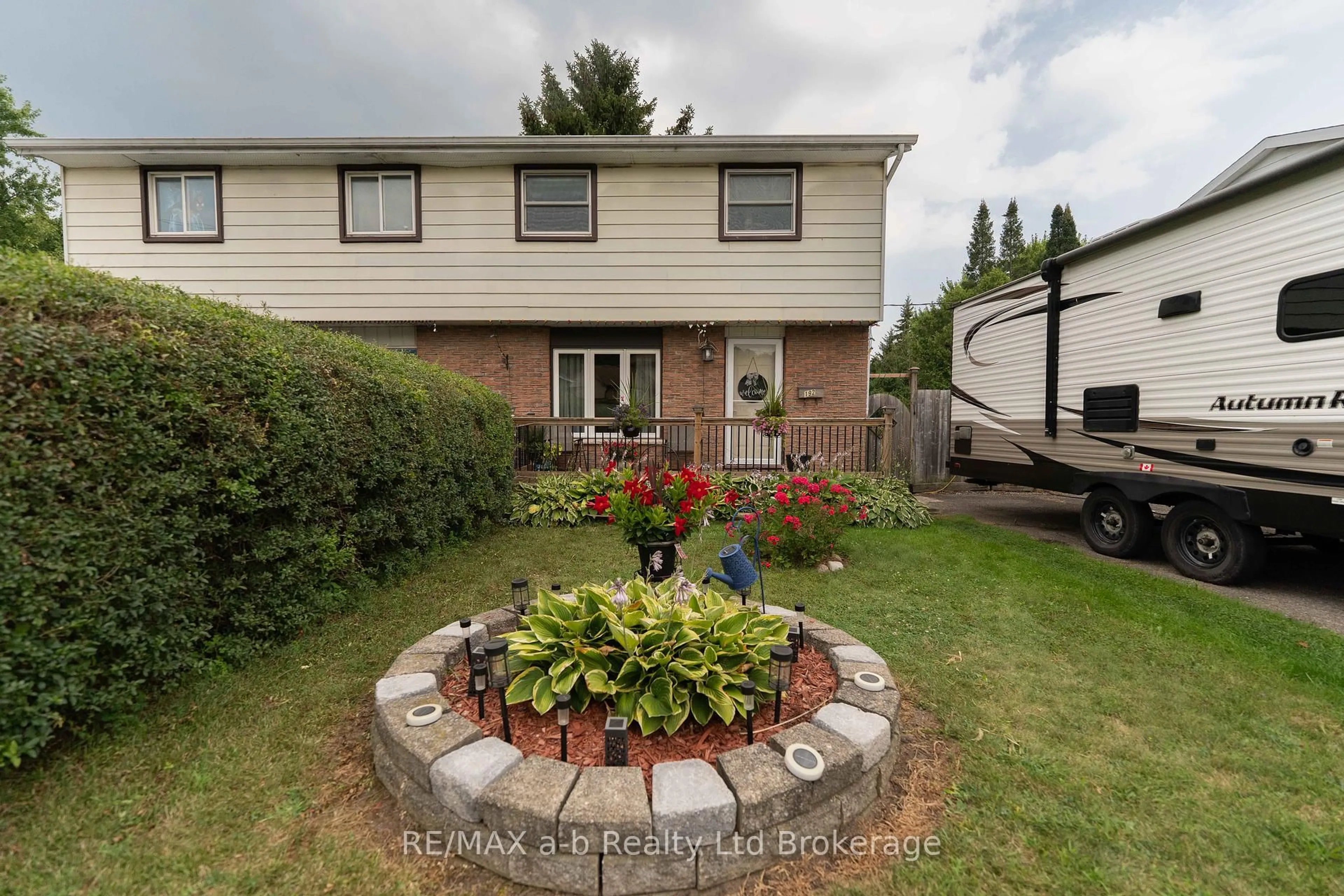 Unknown for 192 Metcalfe St, Ingersoll Ontario N5C 1M9
