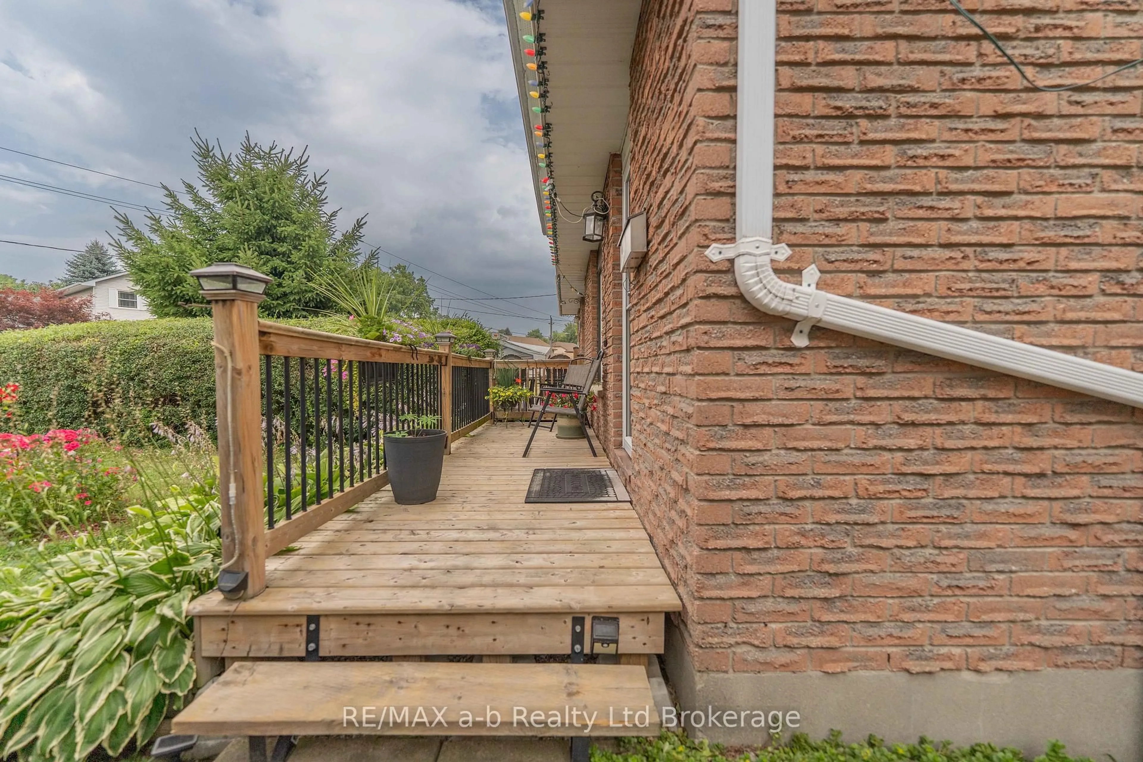 Patio, unknown for 192 Metcalfe St, Ingersoll Ontario N5C 1M9