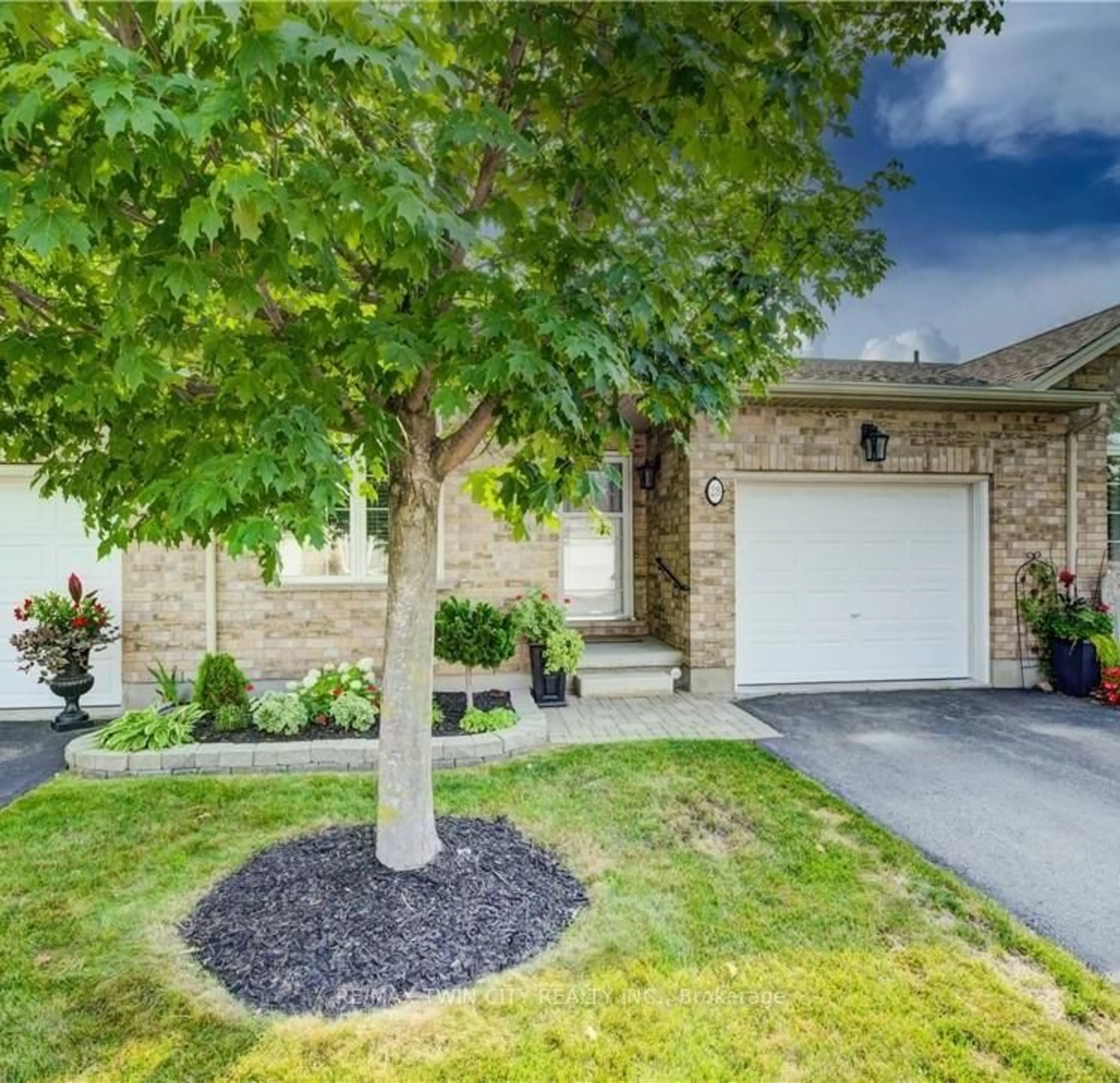 Unknown for 35 Green Gate Blvd #28, Cambridge Ontario N1T 0A3