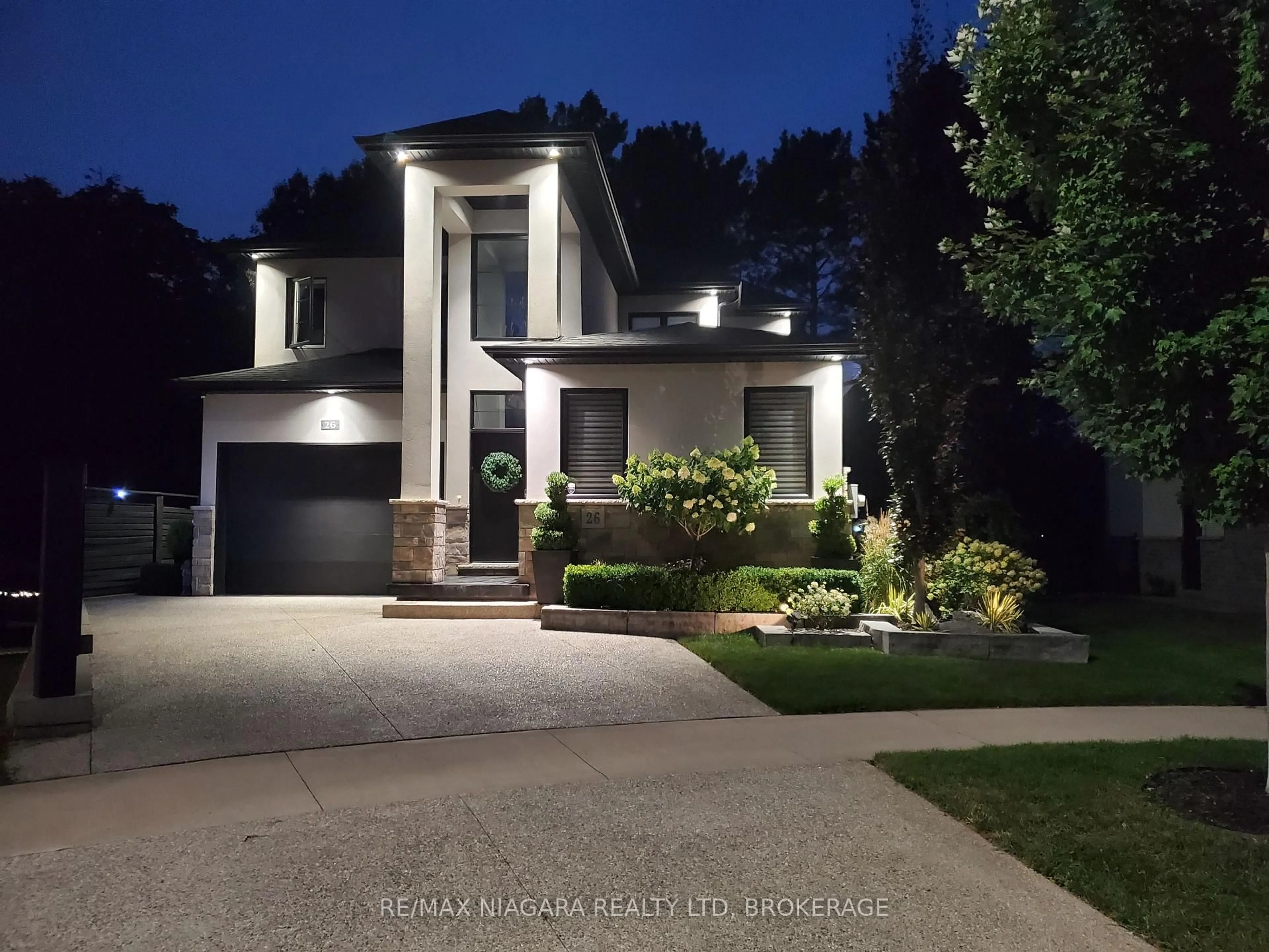 Home with brick exterior material, street for 26 Olde School Crt, St. Catharines Ontario L2N 0B1