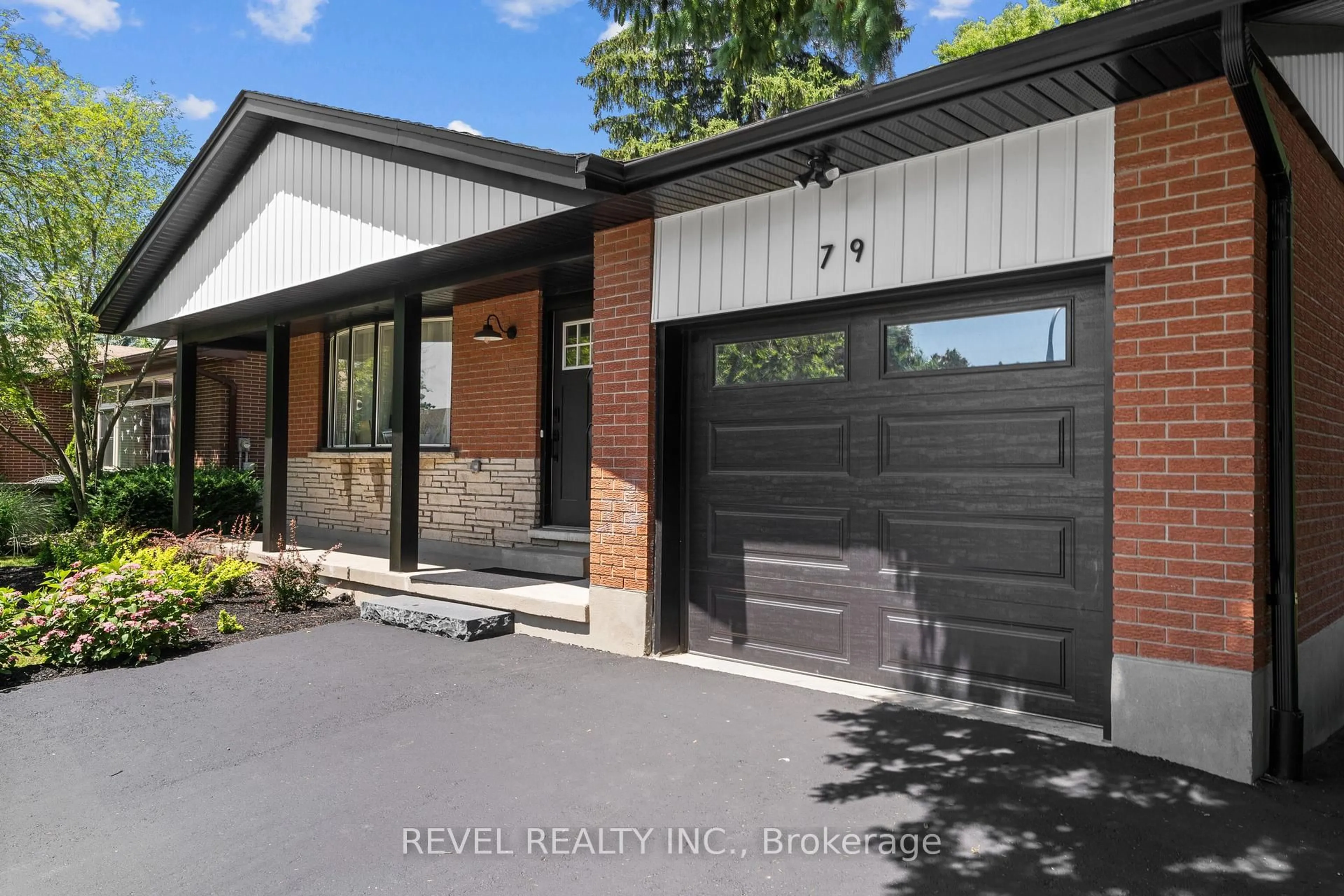 Home with brick exterior material, street for 79 Inwood Cres, Waterloo Ontario N2M 2L9