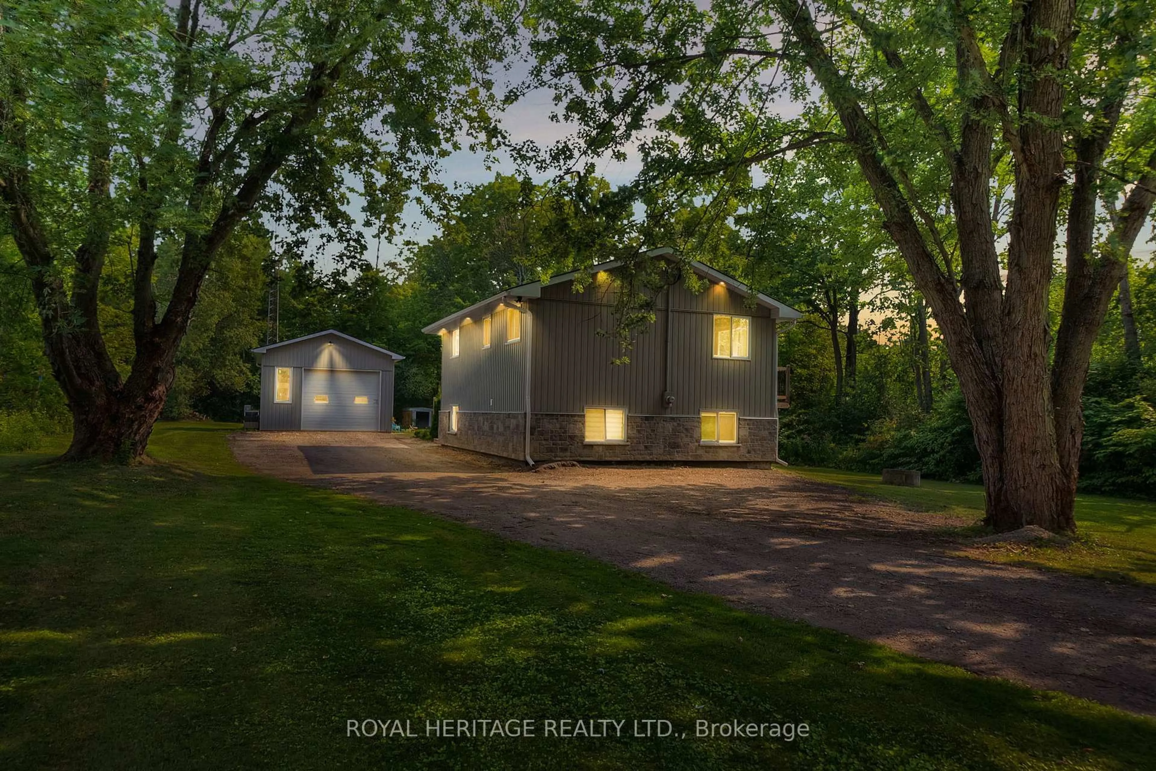 A pic from outside/outdoor area/front of a property/back of a property/a pic from drone, street for 5565 5th Line, Port Hope Ontario L1A 3V8