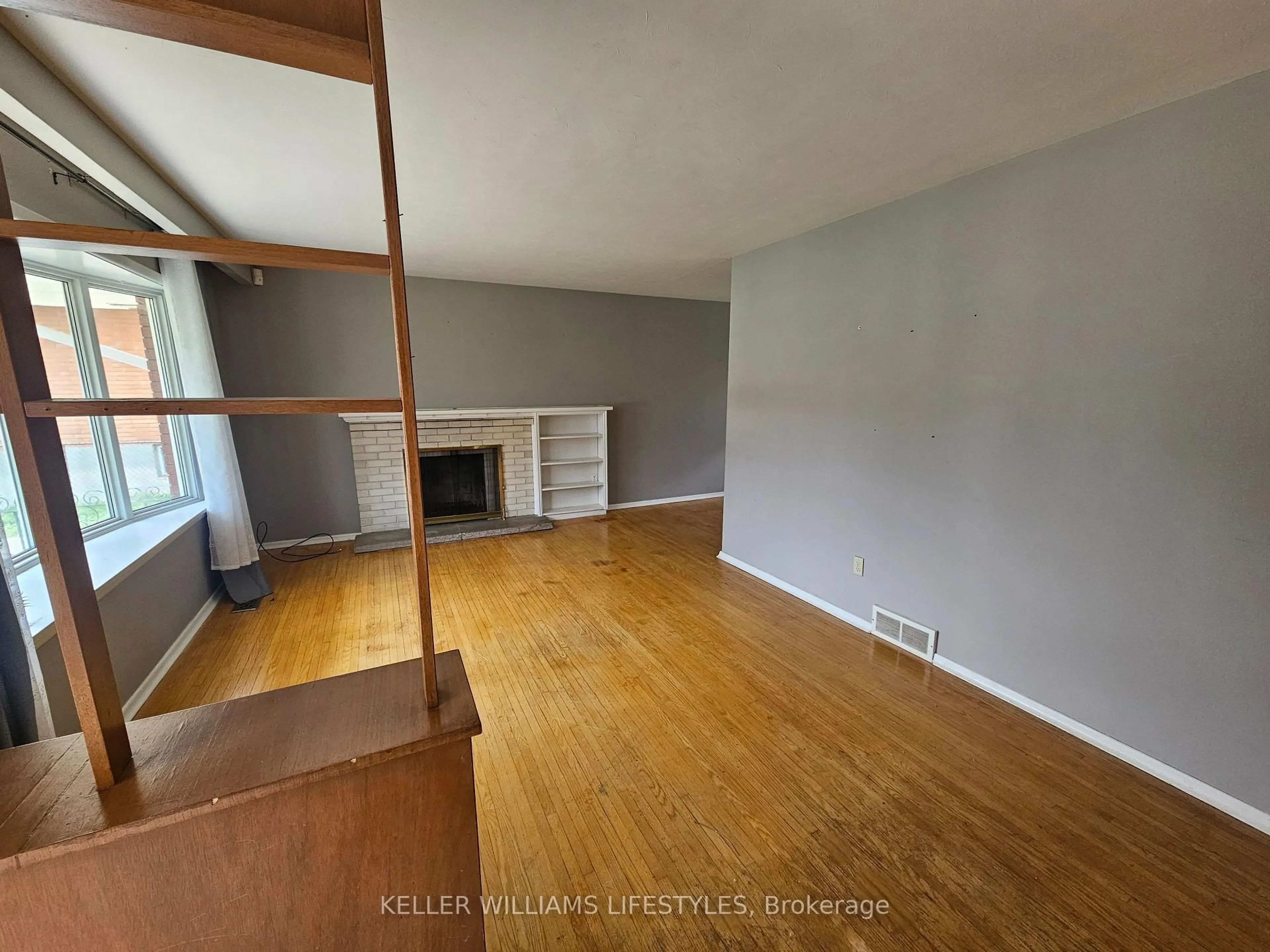 A pic of a room for 48 Honeysuckle Cres, London East Ontario N5Y 4P4