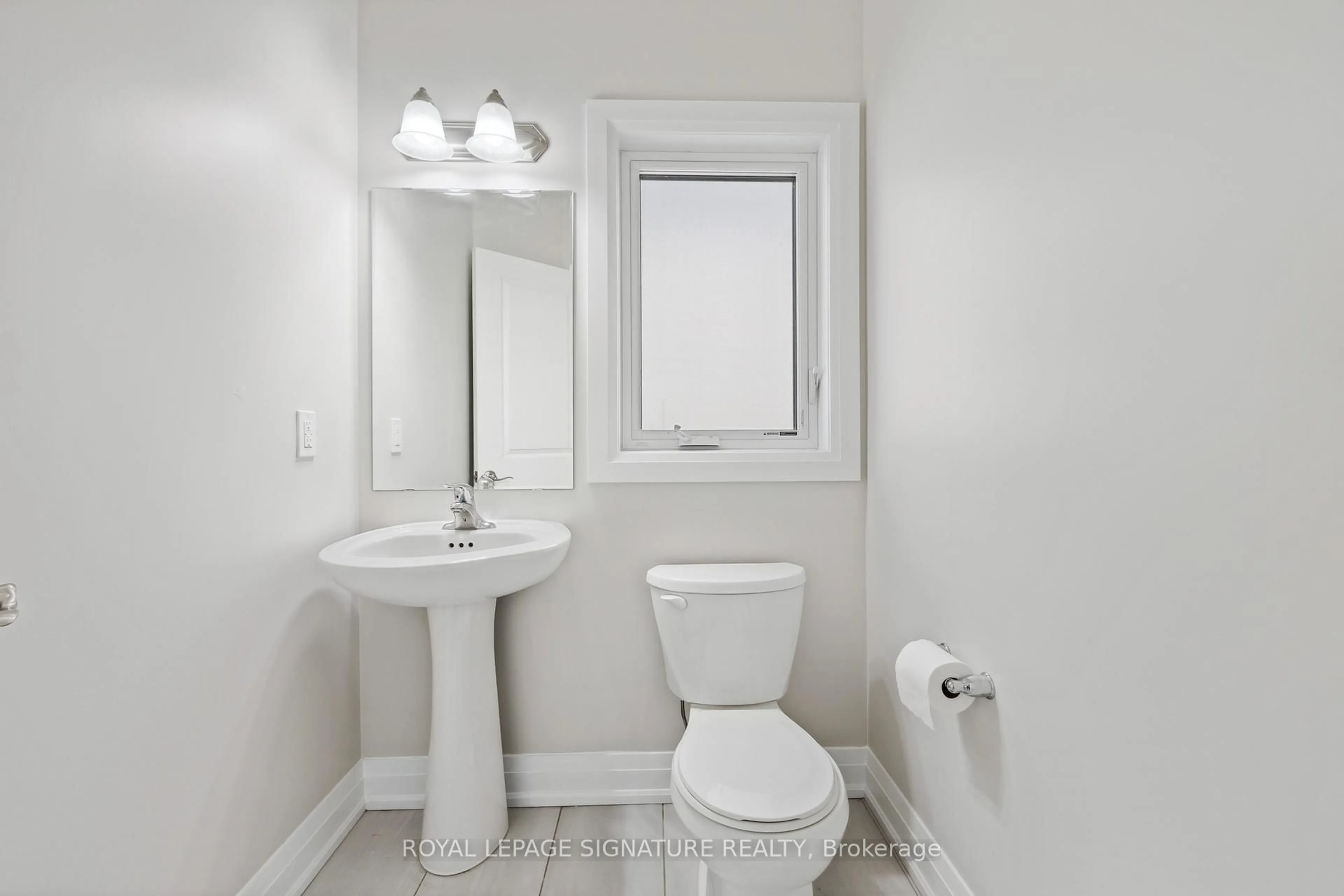 Standard bathroom, unknown for 135 Ian Ormston Dr, Kitchener Ontario N2P 0K3