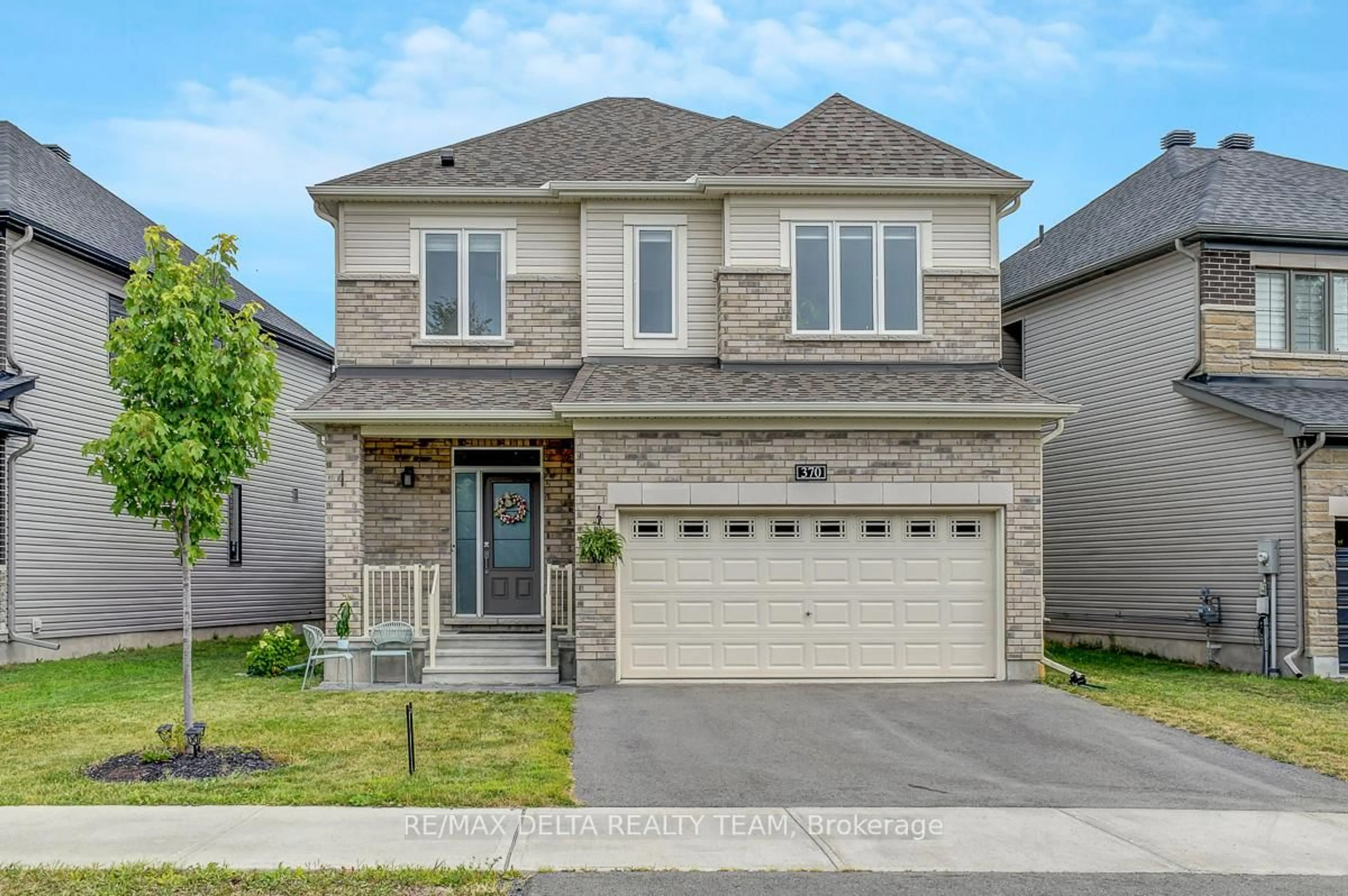 Home with brick exterior material, street for 370 Aquaview Dr, Ottawa Ontario K4A 5K5