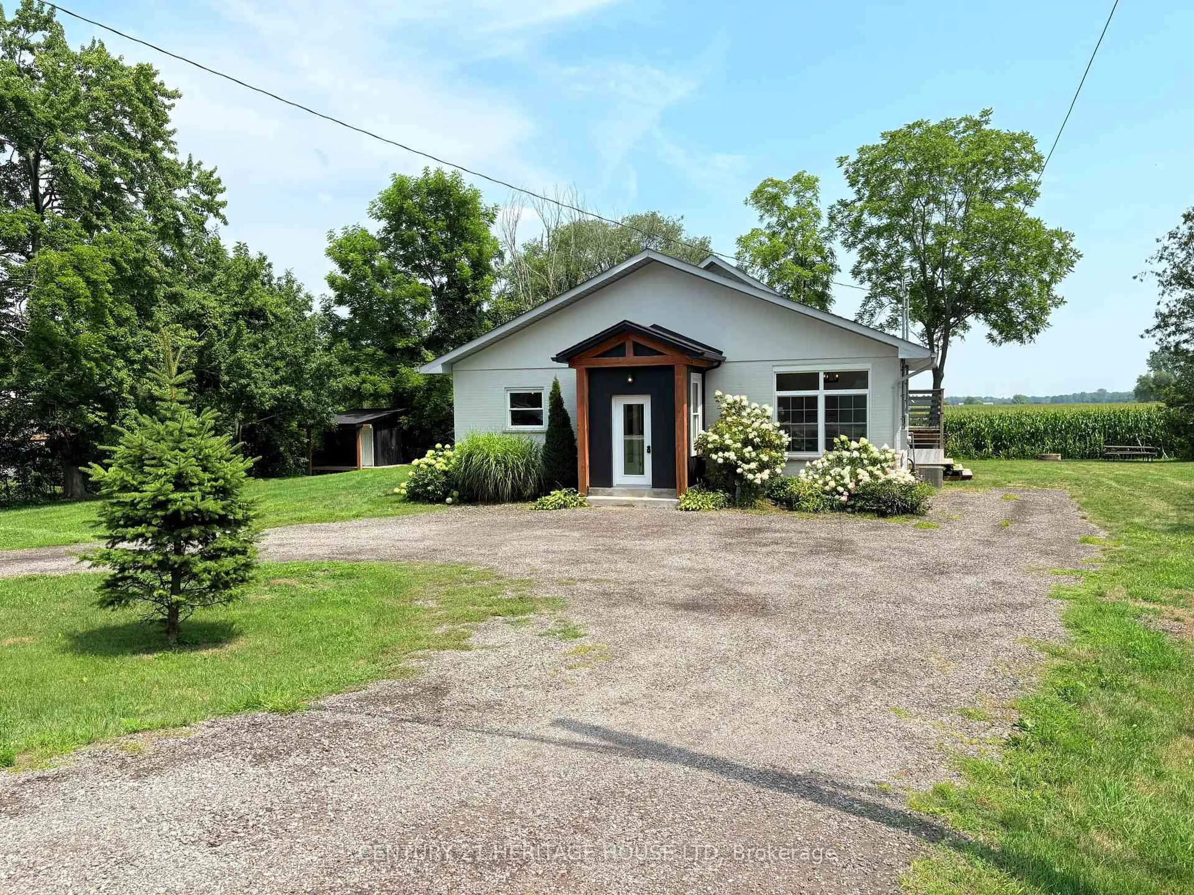 A pic from outside/outdoor area/front of a property/back of a property/a pic from drone, building for 4998 Imperial Rd, Malahide Ontario N5H 2R2