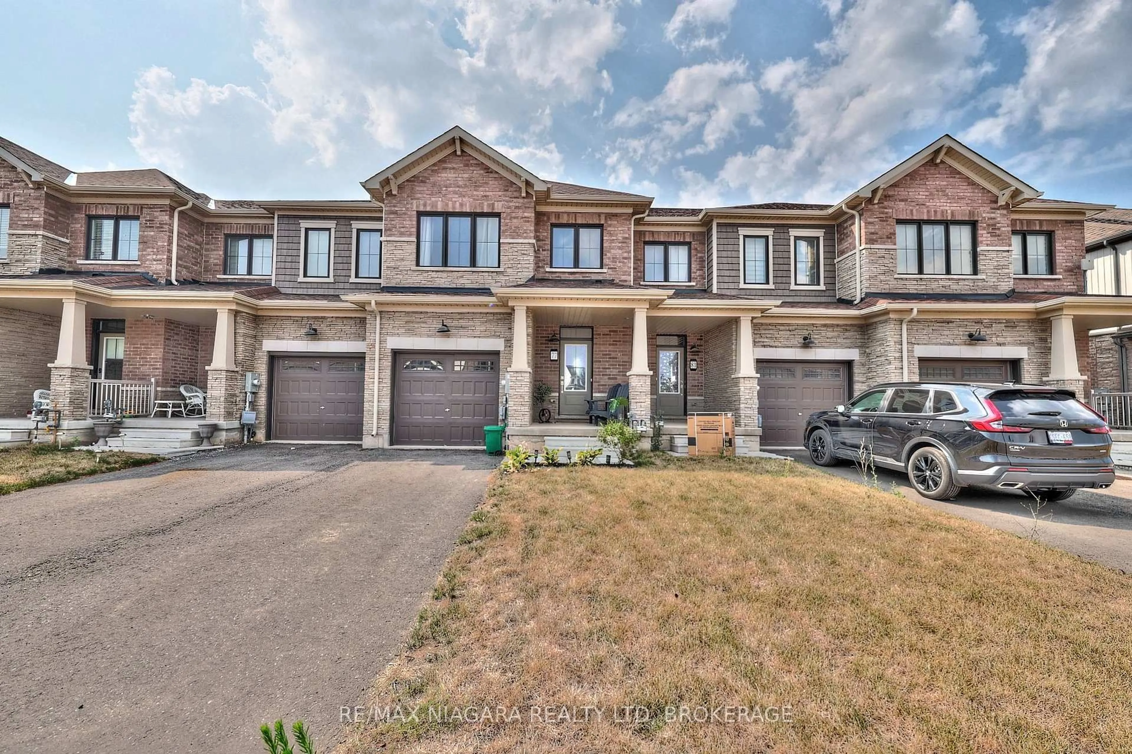 Home with brick exterior material, street for 77 KEELSON St, Welland Ontario L3B 0M4