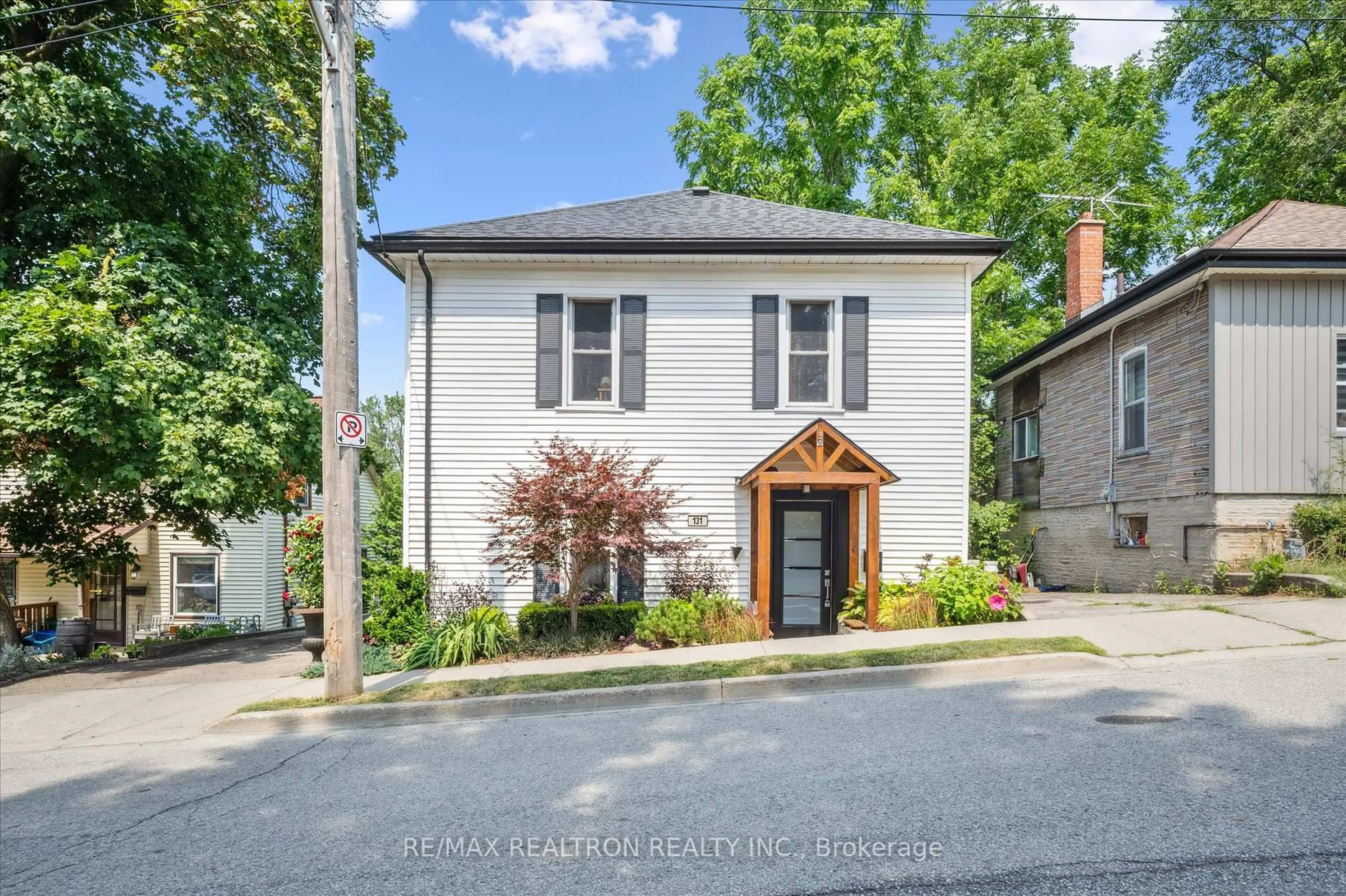Home with brick exterior material, street for 131 Henderson St, Cambridge Ontario N3C 2G3