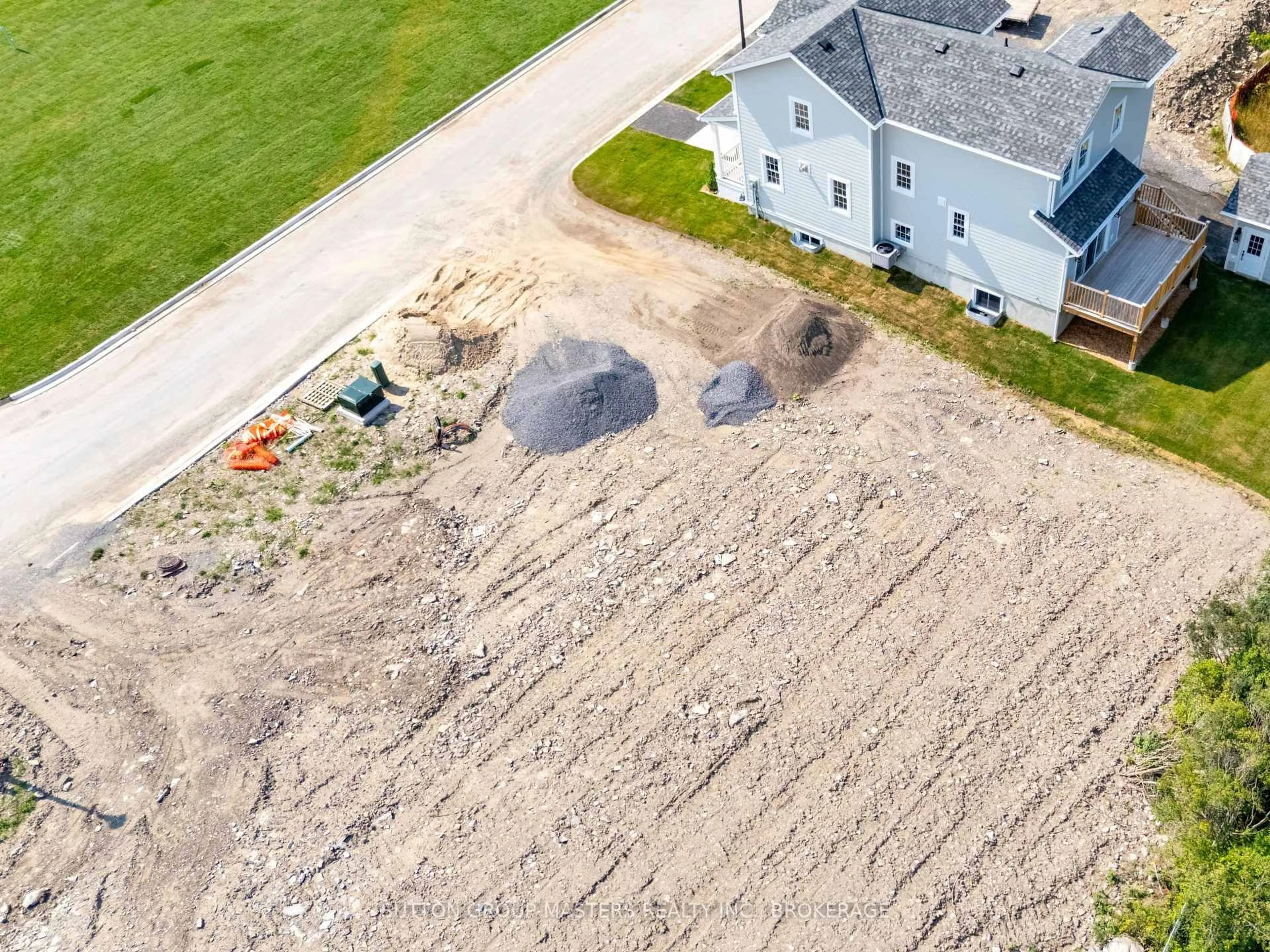 A pic from outside/outdoor area/front of a property/back of a property/a pic from drone, building for 280 Old Kiln Cres, Kingston Ontario K7K 0L7