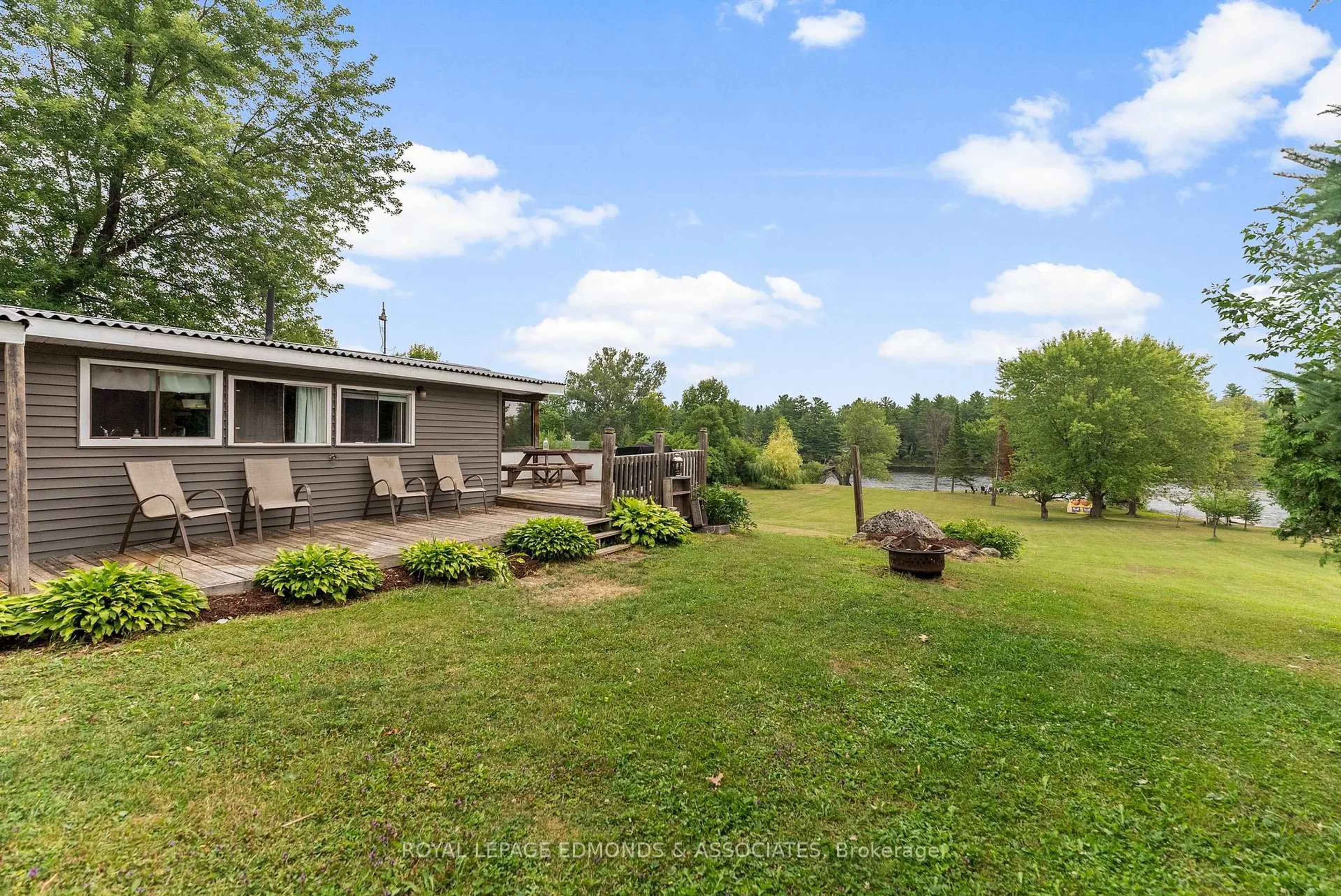 A pic from outside/outdoor area/front of a property/back of a property/a pic from drone, water/lake/river/ocean view for 182 Greenway Dr, Westmeath Ontario K0J 2L0