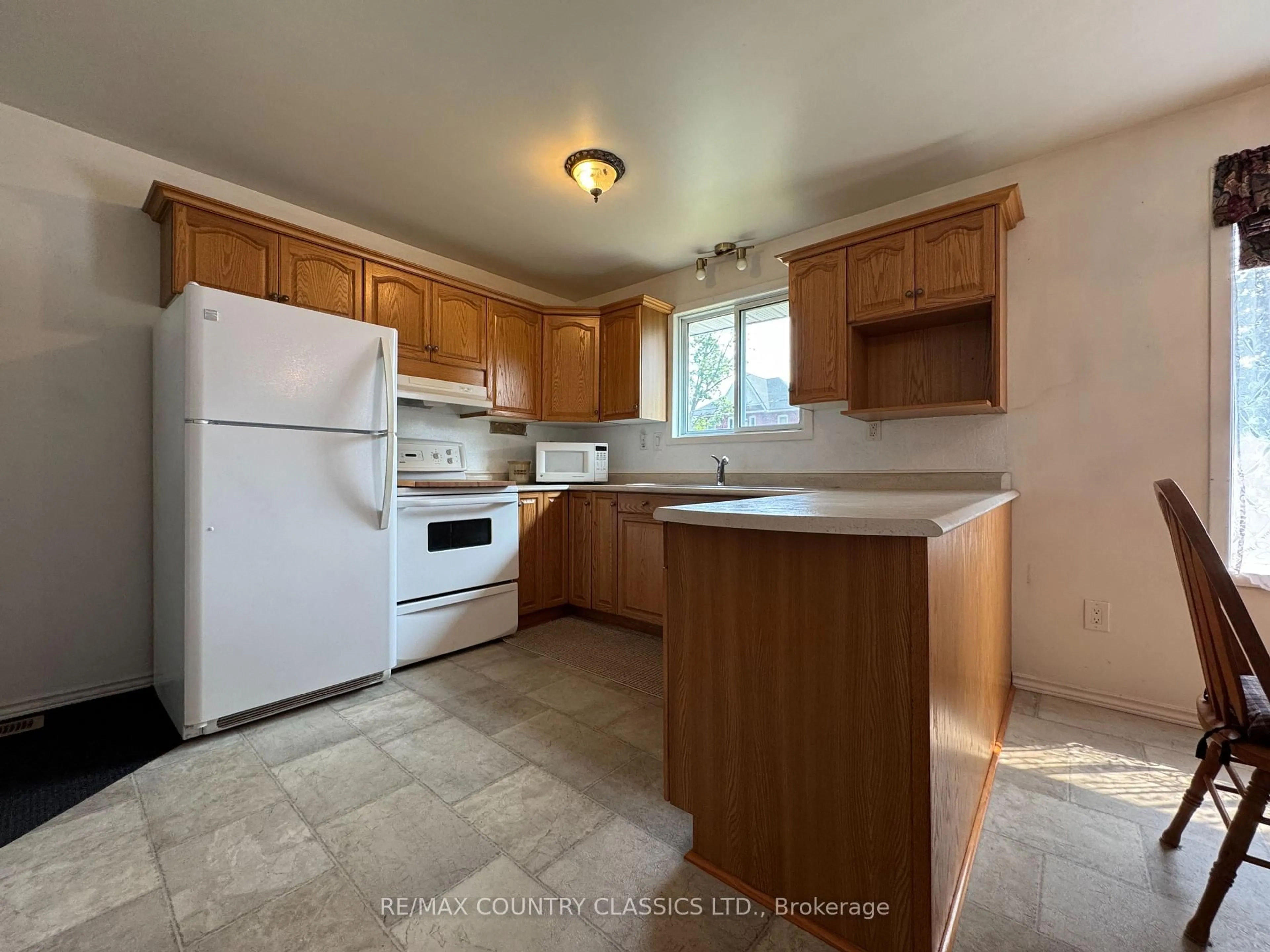 Standard kitchen, unknown for 18 Sherbourne St, Bancroft Ontario K0L 1C0